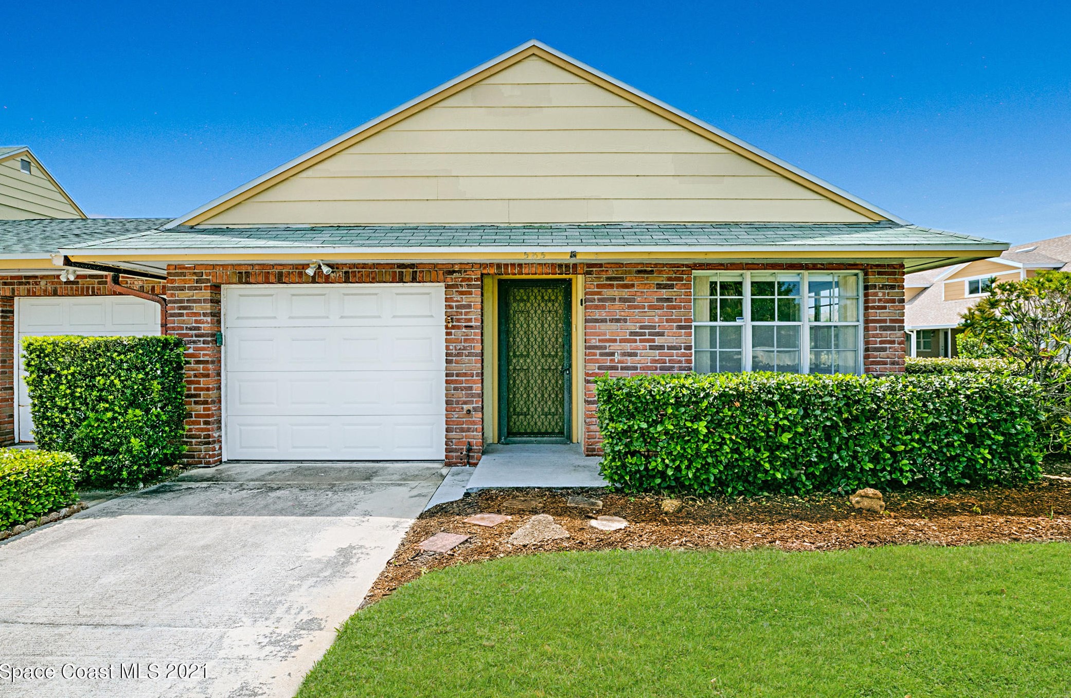 585 Desoto Pkwy, Melbourne, FL 32937-4013