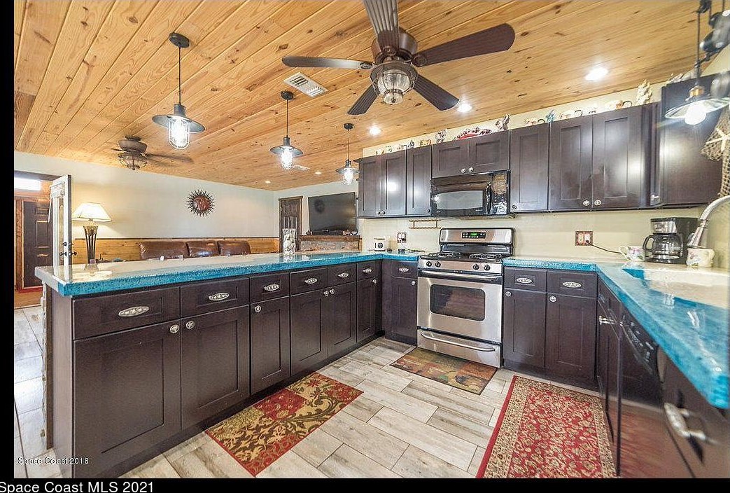 875 Waikiki Dr, Merritt Island, FL 32953