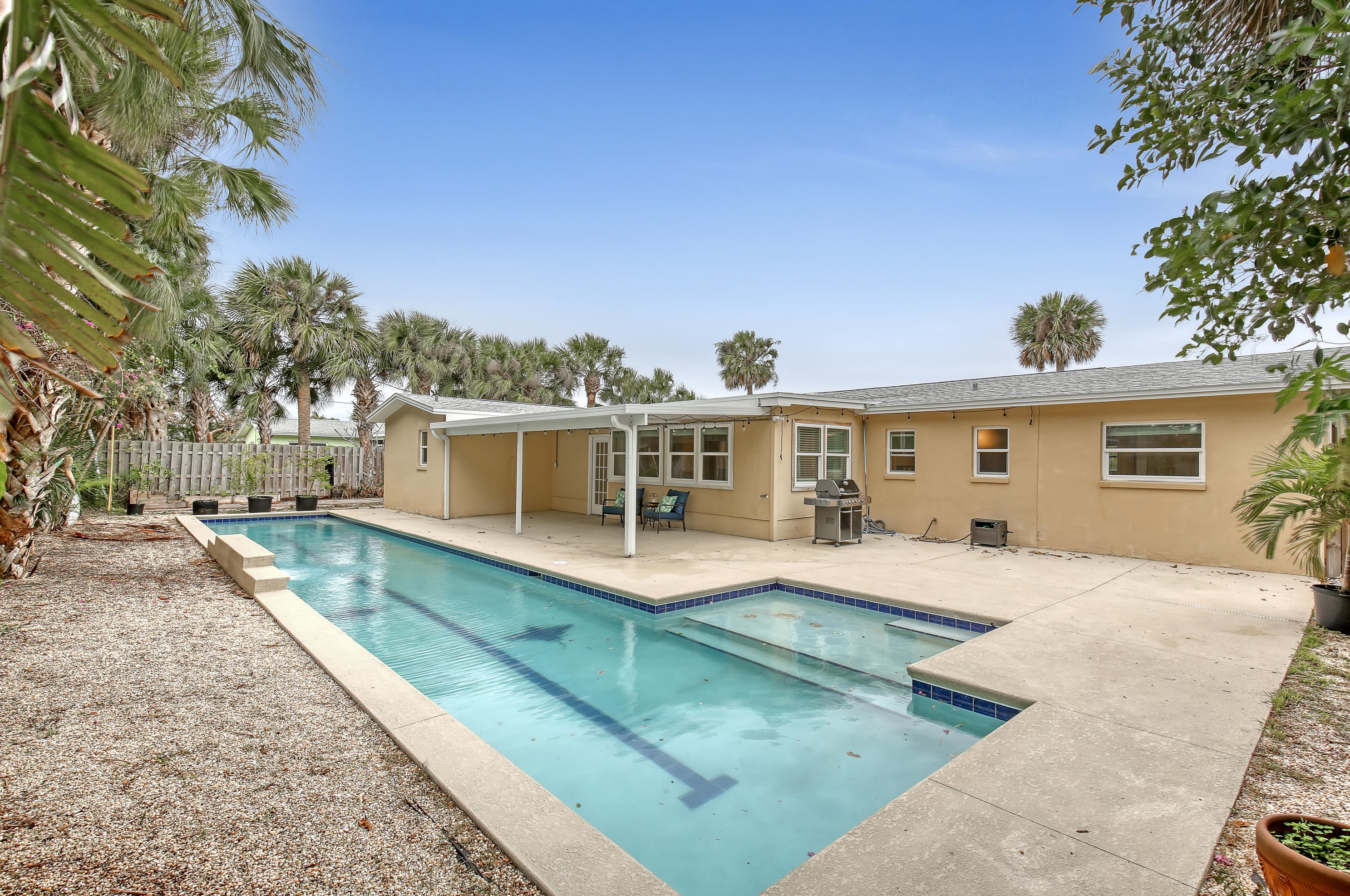 215 Lynn Ave, Melbourne, FL 32937-3420