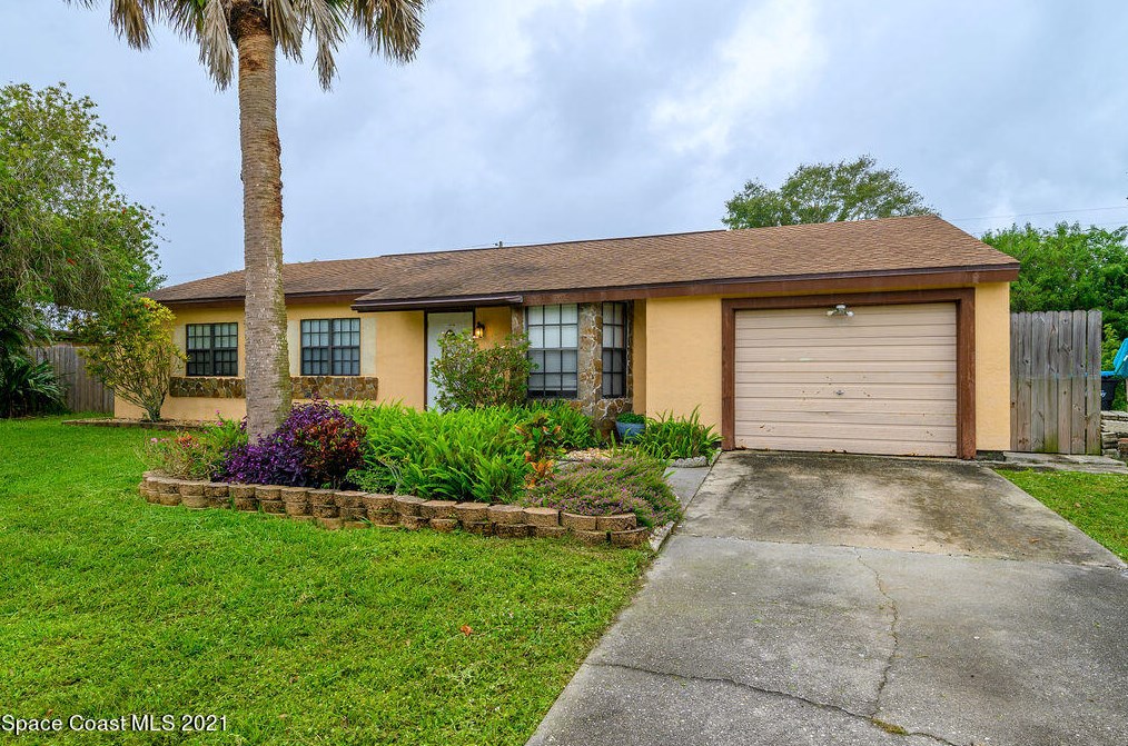 760 Azure Ave, Melbourne, FL 32905-5111