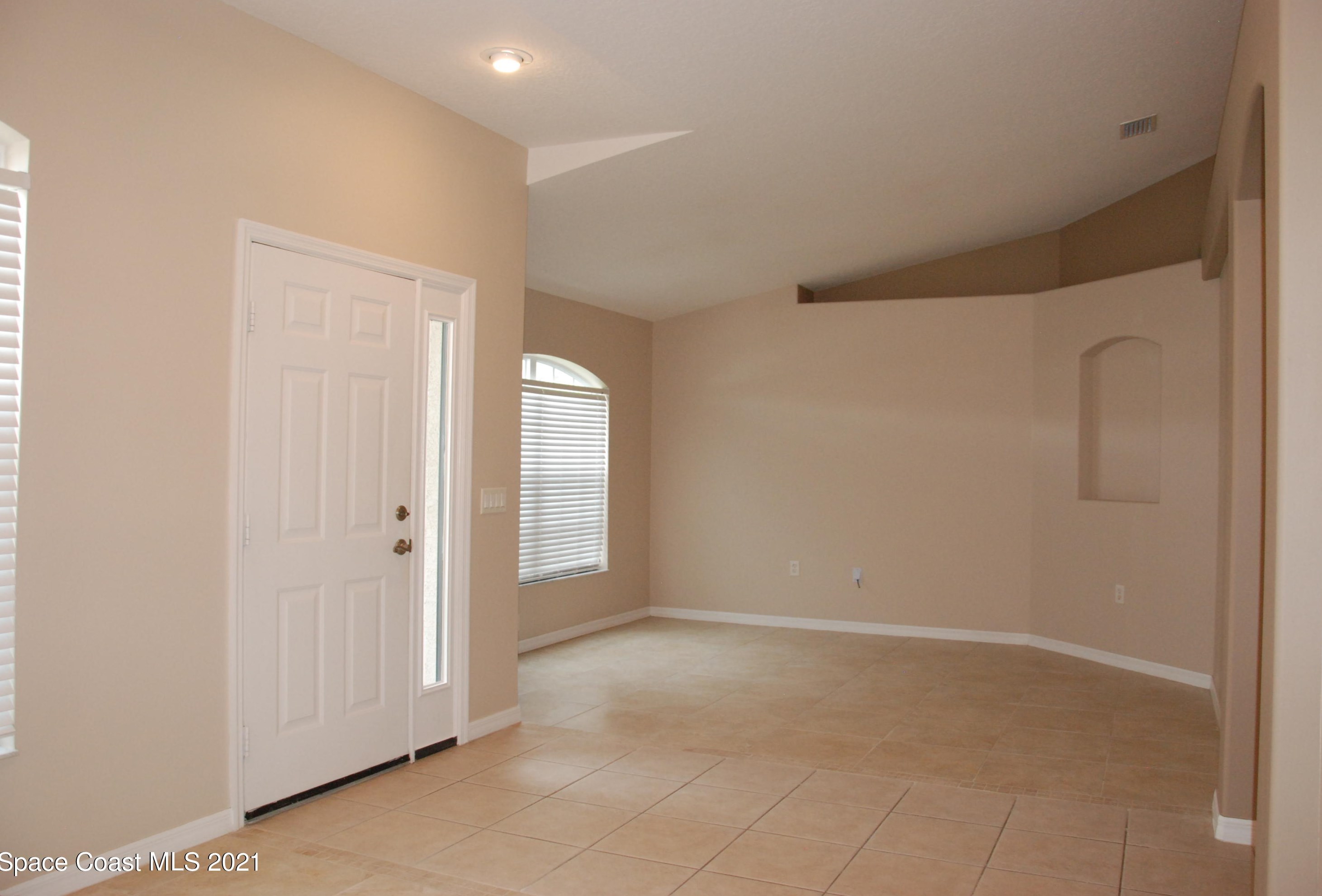 3554 Soft Breeze Cir, Melbourne, FL 32904-7715
