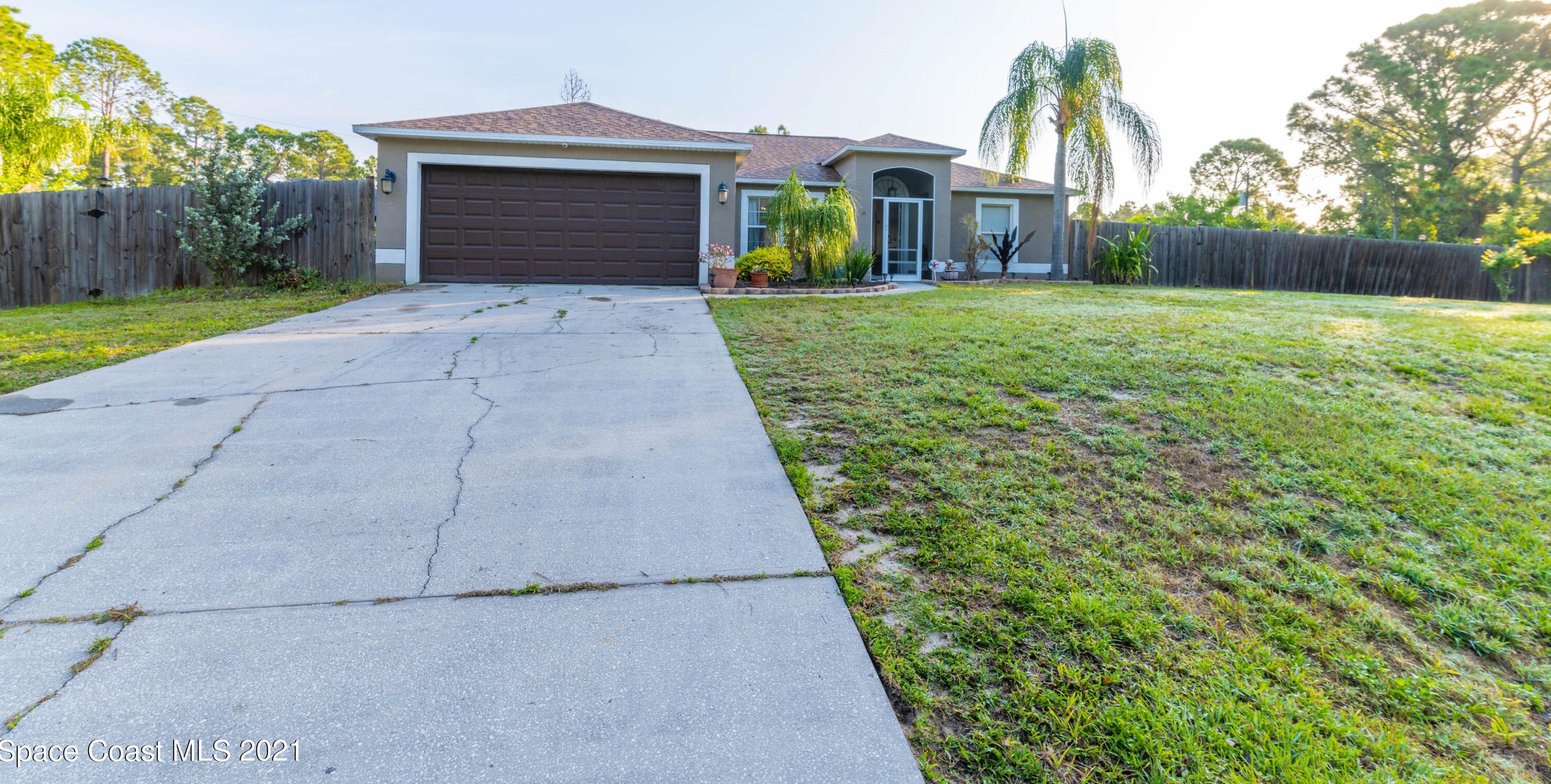 287 Feldman St, Melbourne, FL 32909-8972