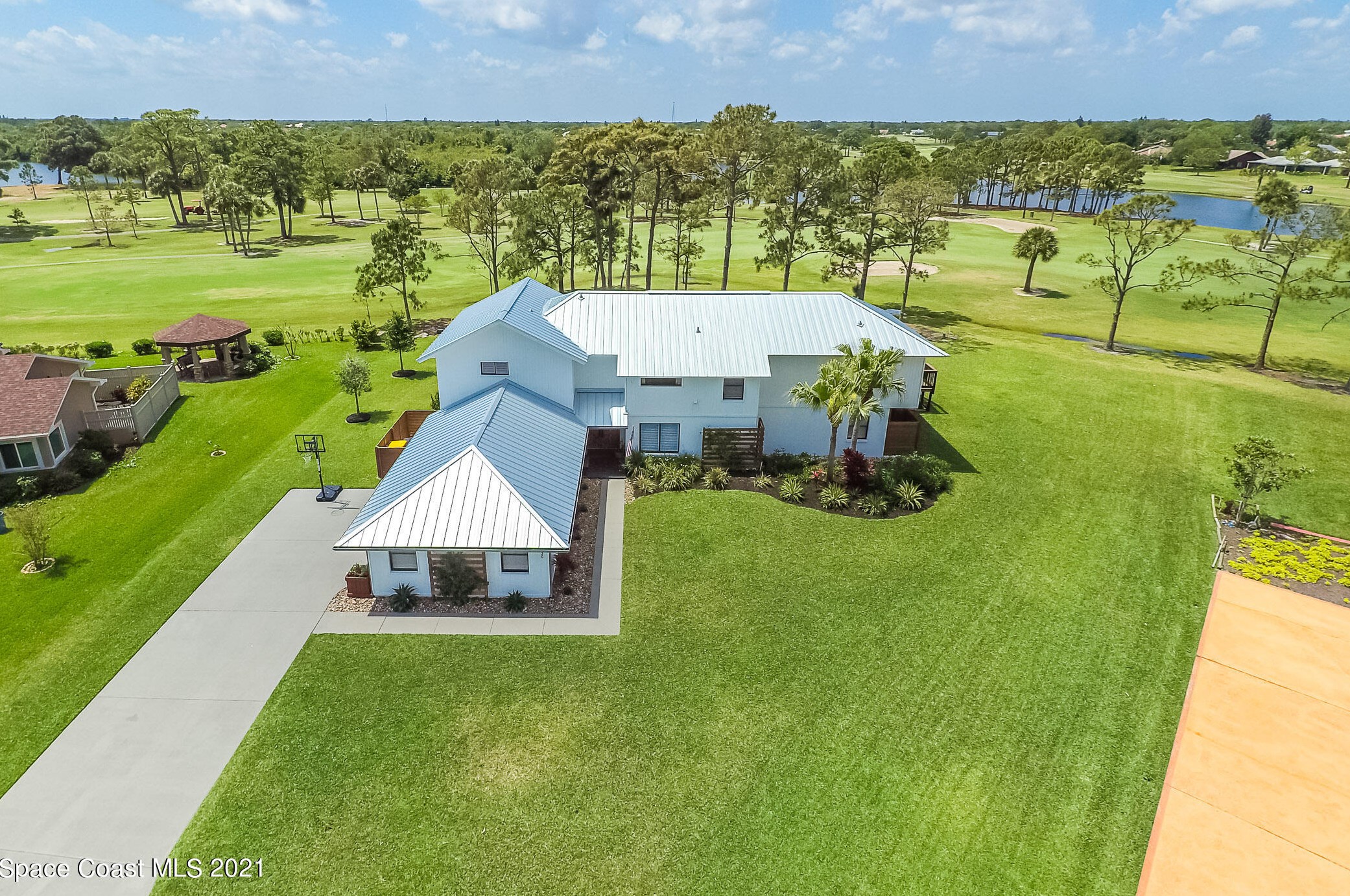 520 Whispering Pines Cir, Melbourne, FL 32940-7828