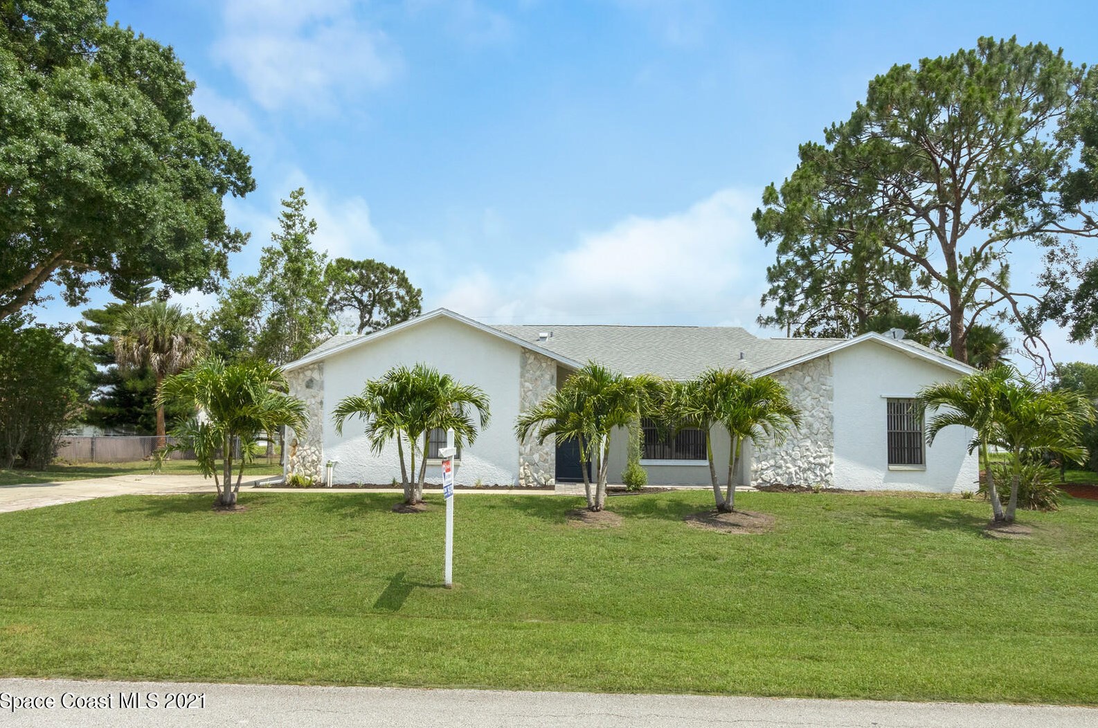 341 Narragansett St, Melbourne, FL 32907-1218