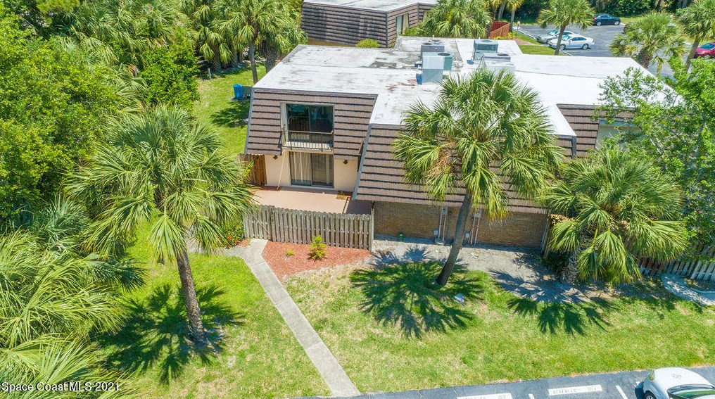 1913 Vista Oaks Cir, Melbourne FL  32905-3135 exterior