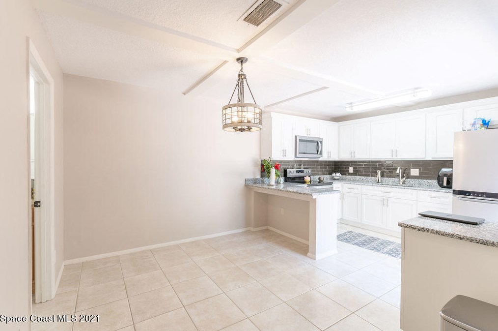 1913 Vista Oaks Cir, Melbourne FL  32905-3135 exterior