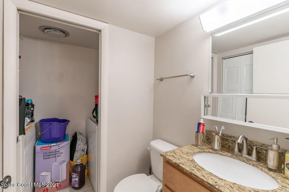 1913 Vista Oaks Cir, Melbourne FL  32905-3135 exterior