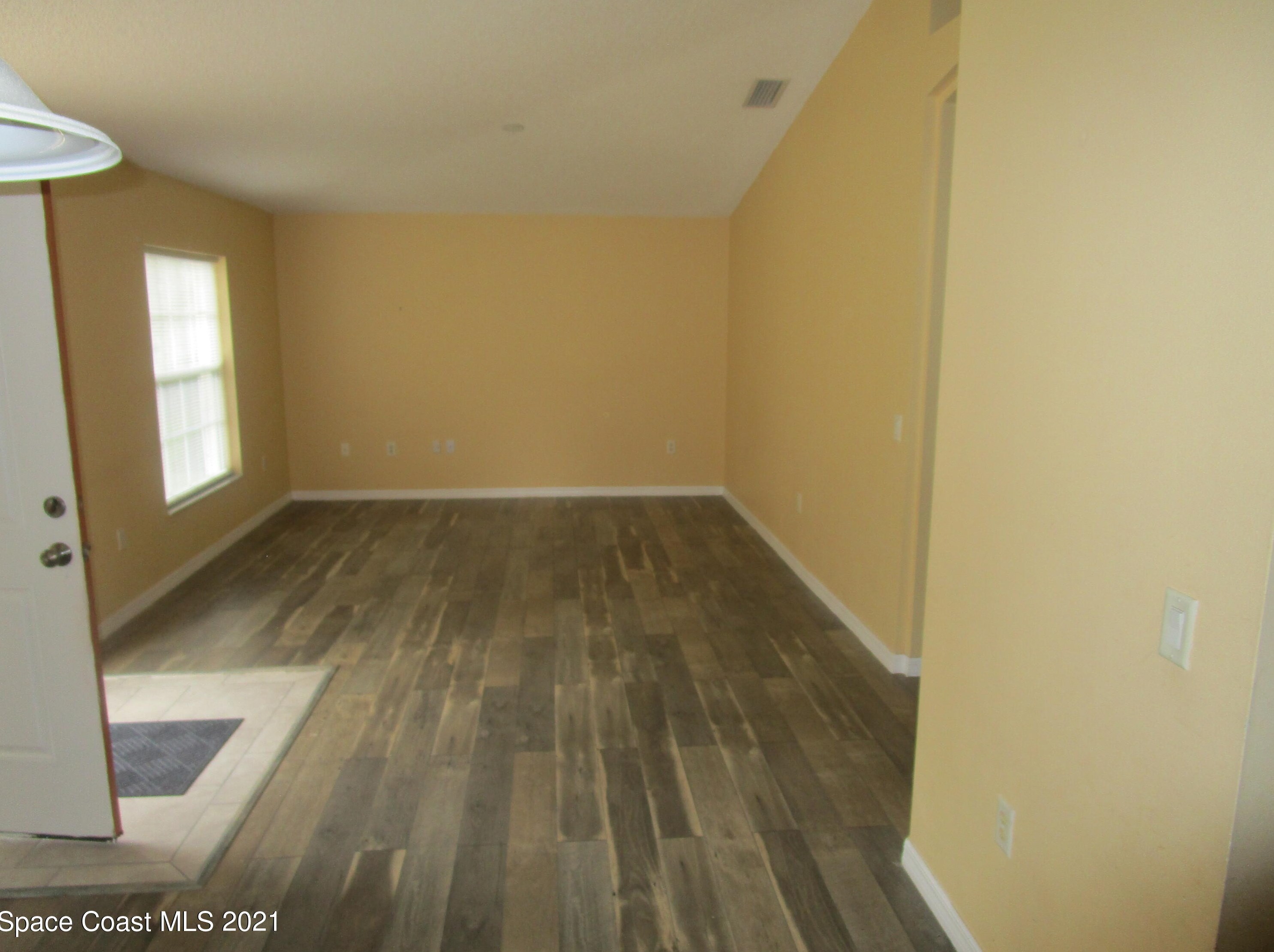 381 Harrington St, Melbourne, FL 32908-7422