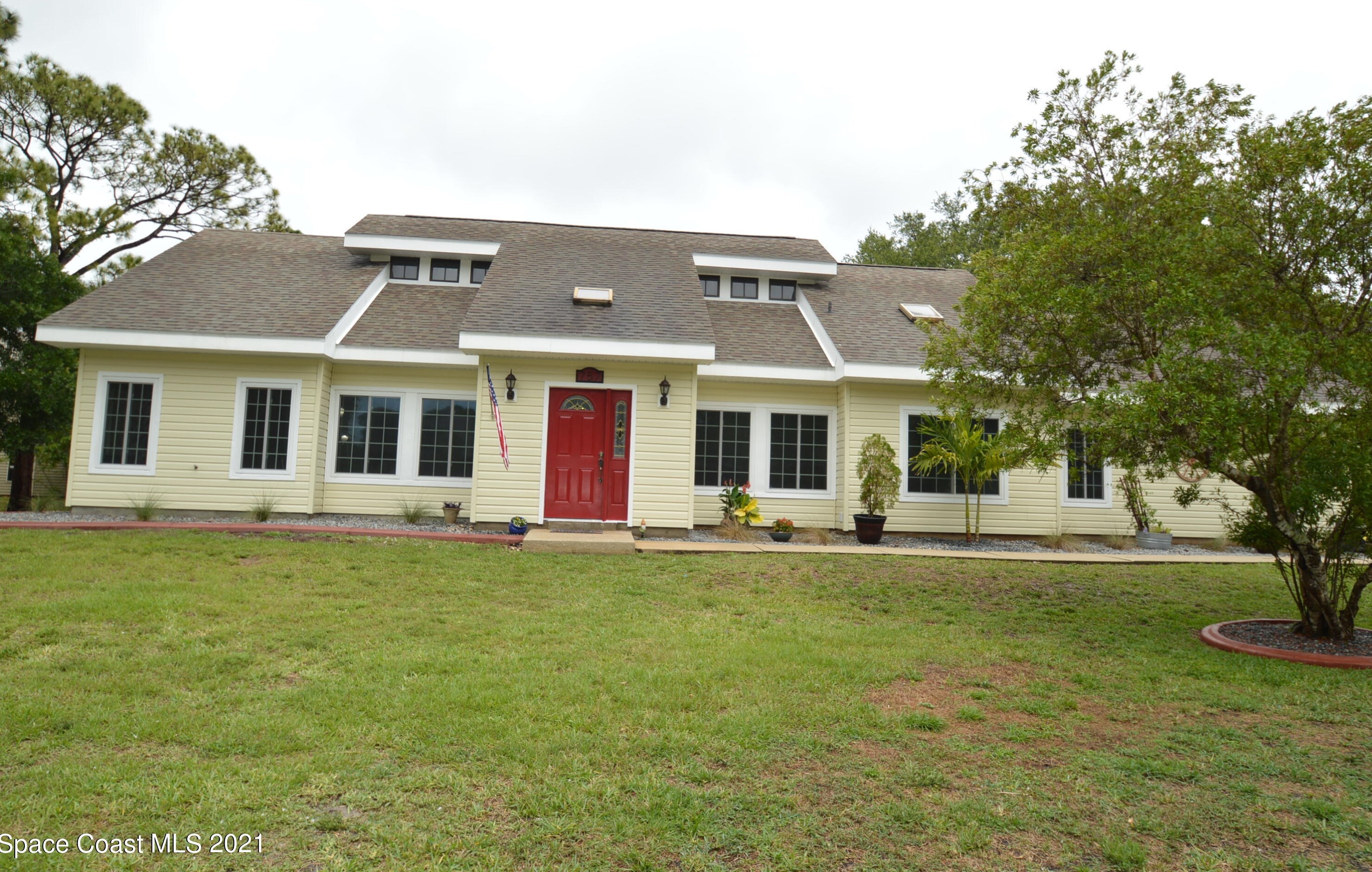 757 Penguin Ave, Melbourne, FL 32907-1514