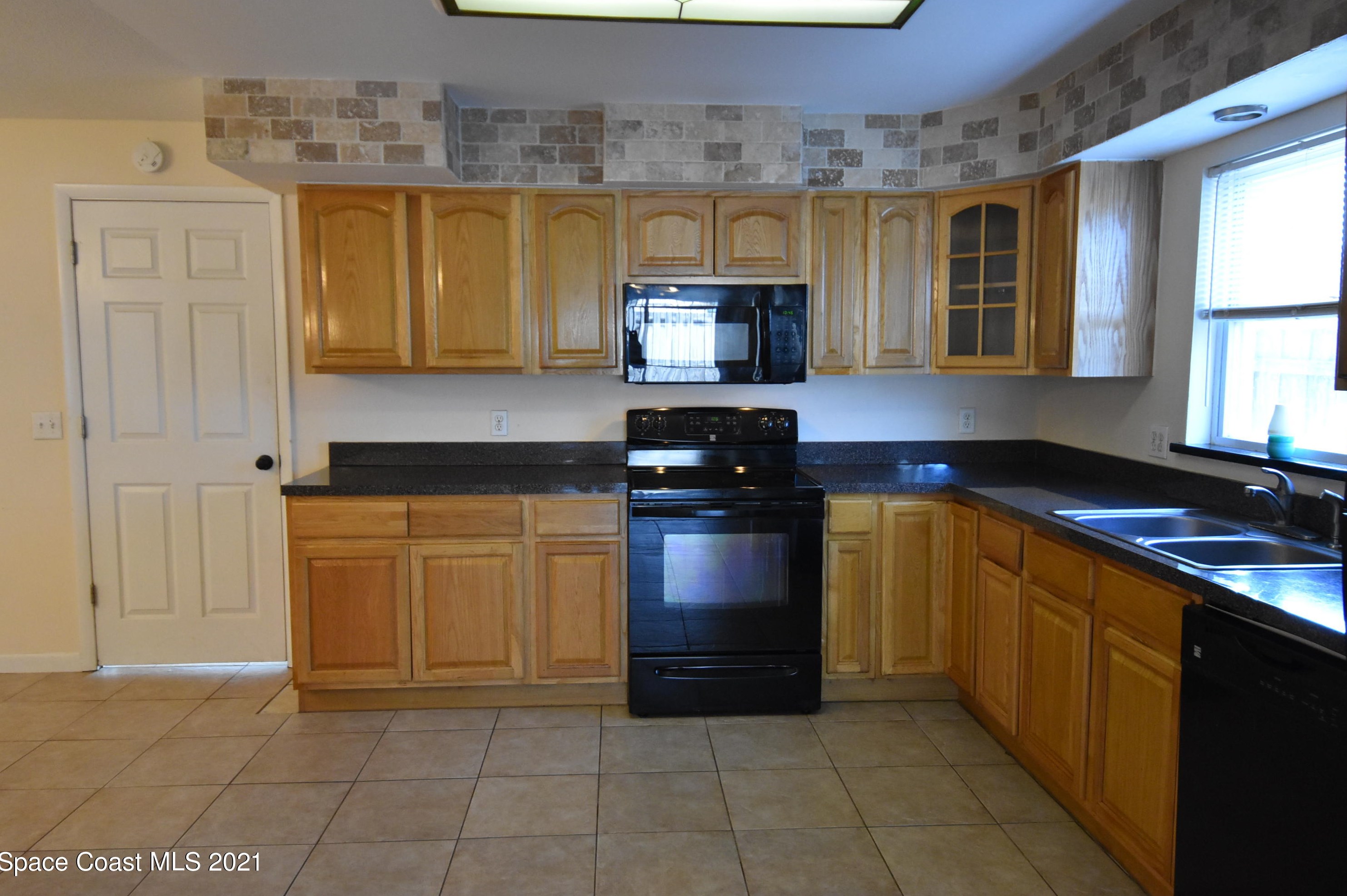 1135 Typhoon Dr, Merritt Island, FL 32953