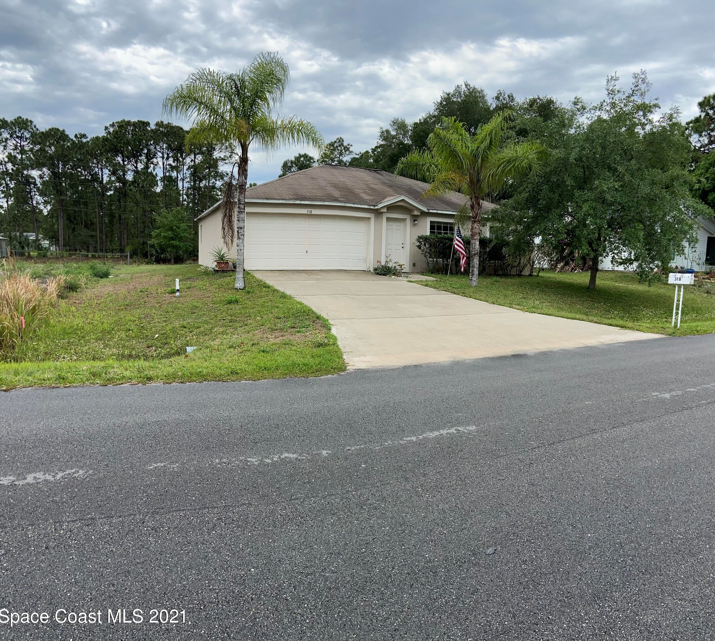 318 Gates St, Melbourne, FL 32908-7601