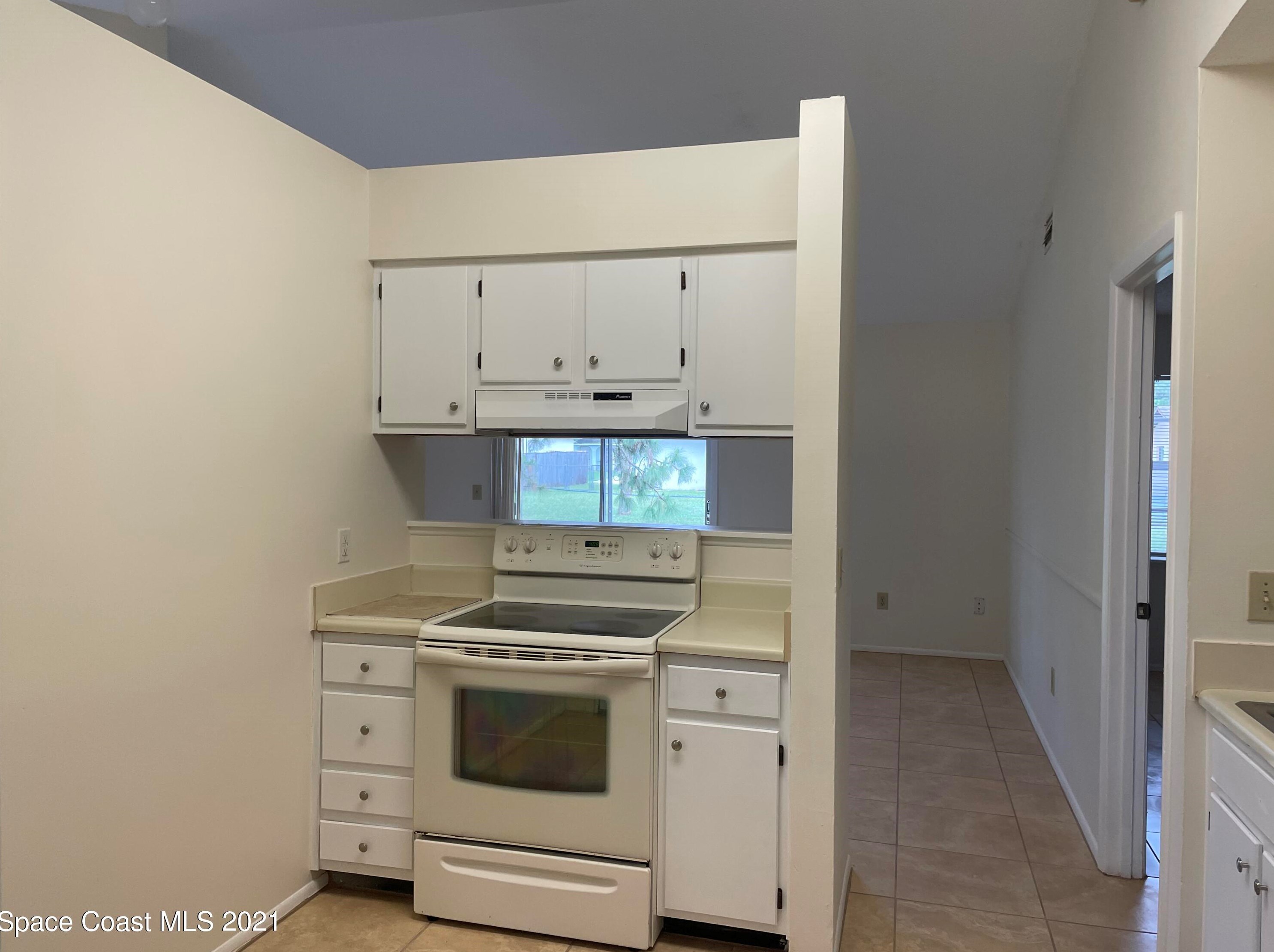 1048 Pace Dr Nw, Melbourne, FL 32907