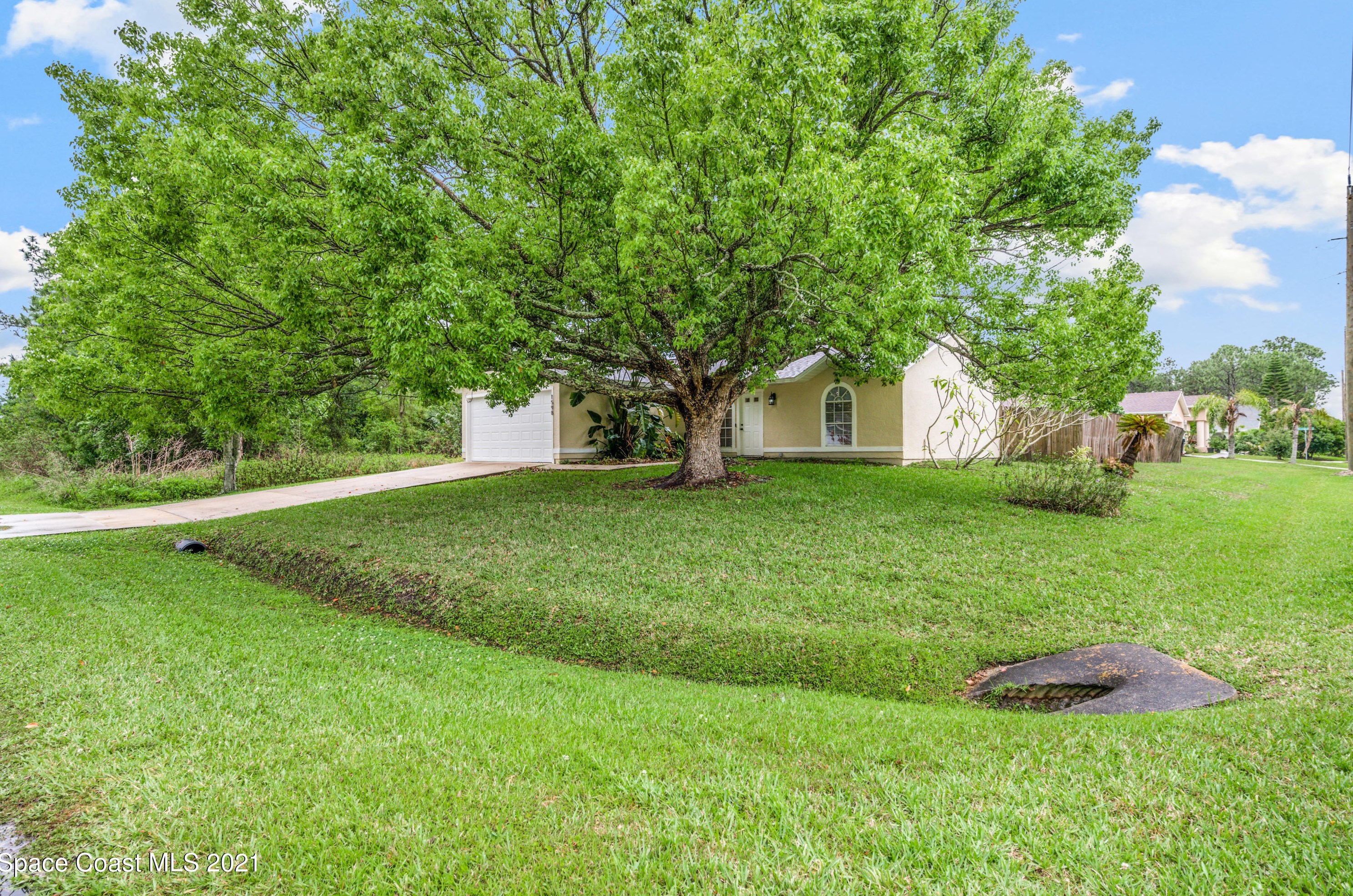 1598 Heartwellville St, Melbourne FL  32907-7061 exterior