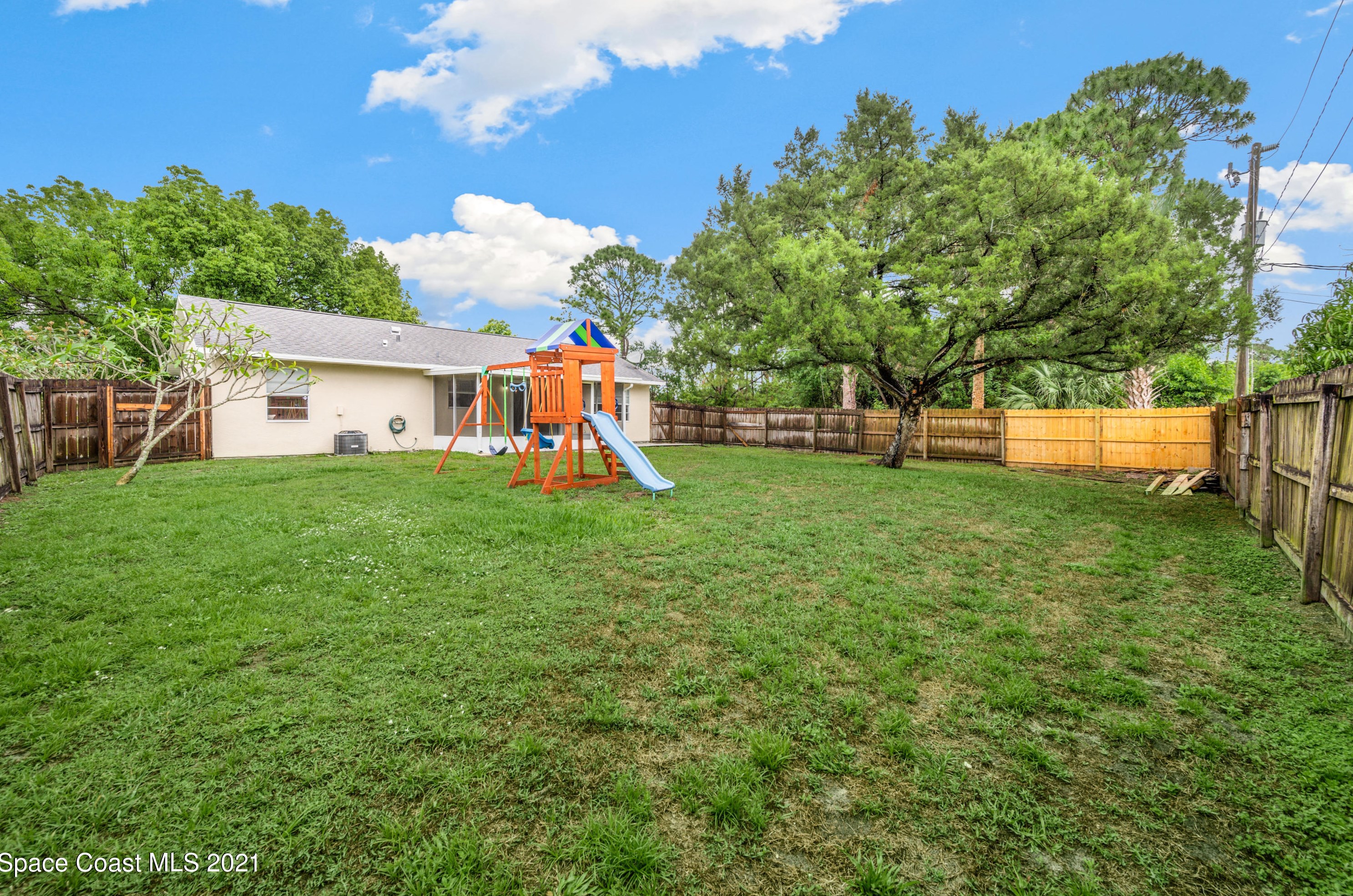 1598 Heartwellville St, Melbourne FL  32907-7061 exterior