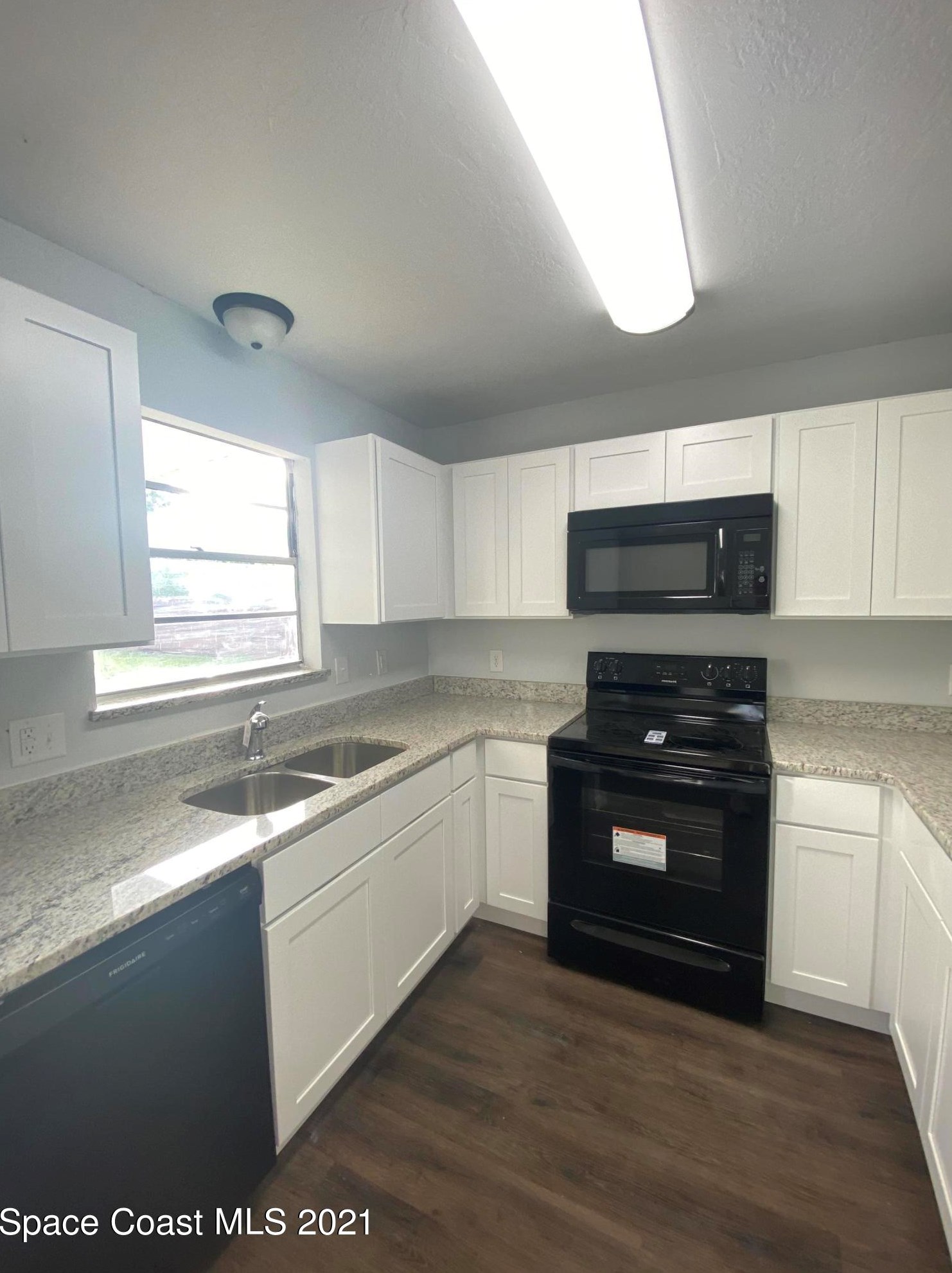 1562 Van Camp Ave, Melbourne, FL 32909-5635