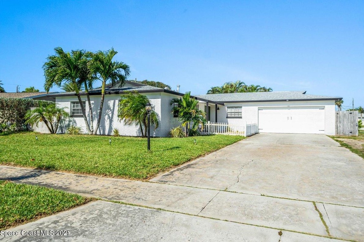 929 Bluewater Dr, Melbourne, FL 32937-2785