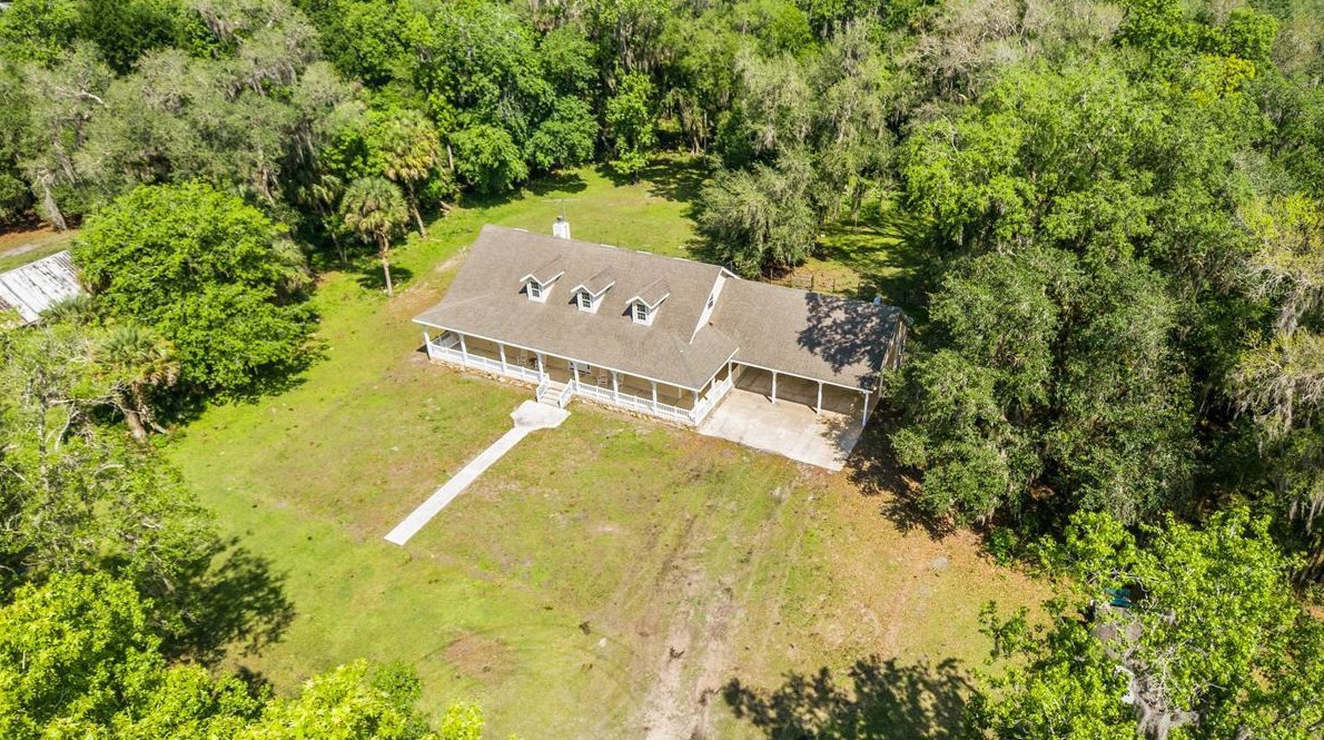 1120 Reed Grove Rd, Oak Hill, FL 32759