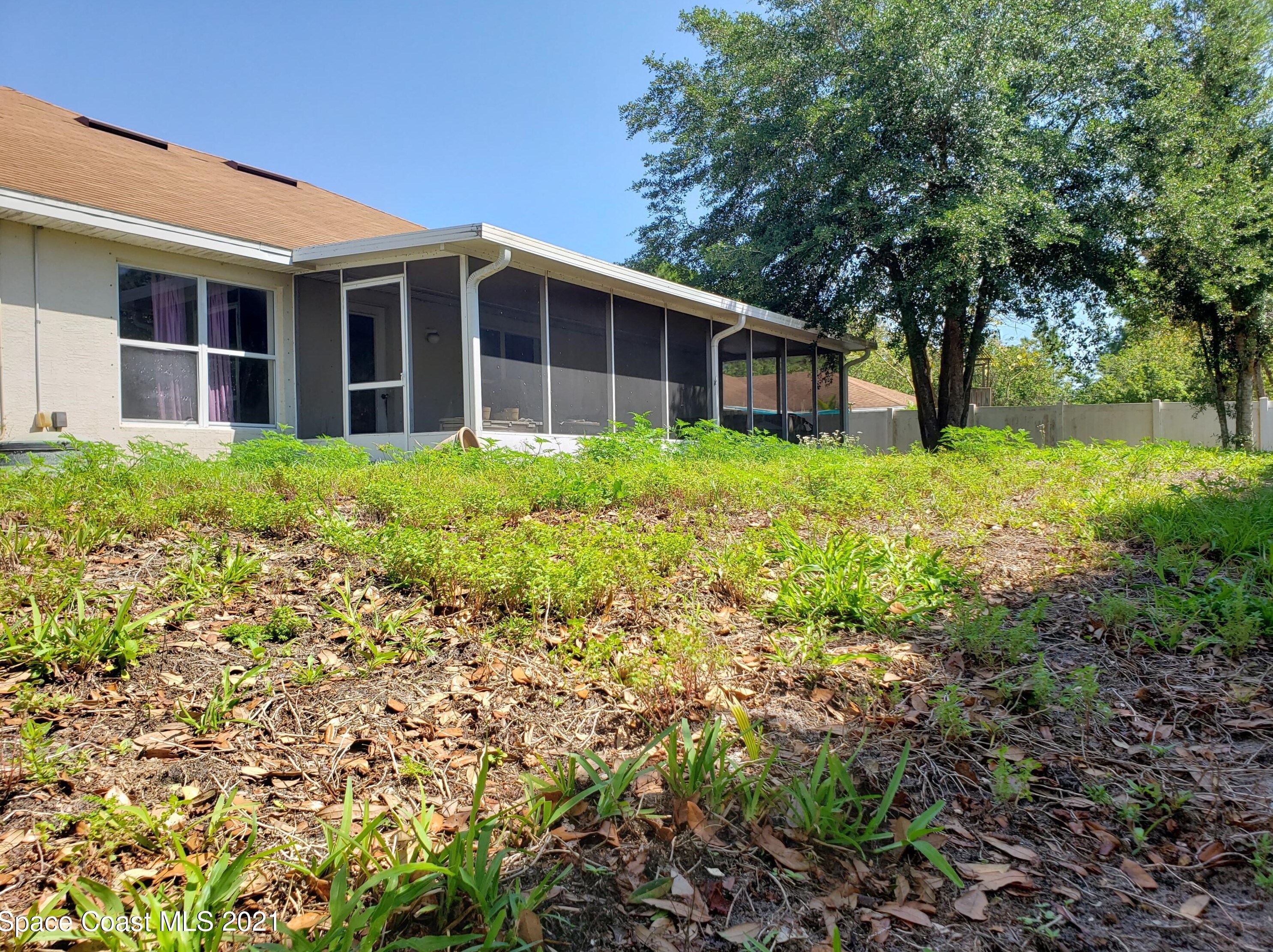 1050 Wyoming Dr, Melbourne, FL 32909-5831