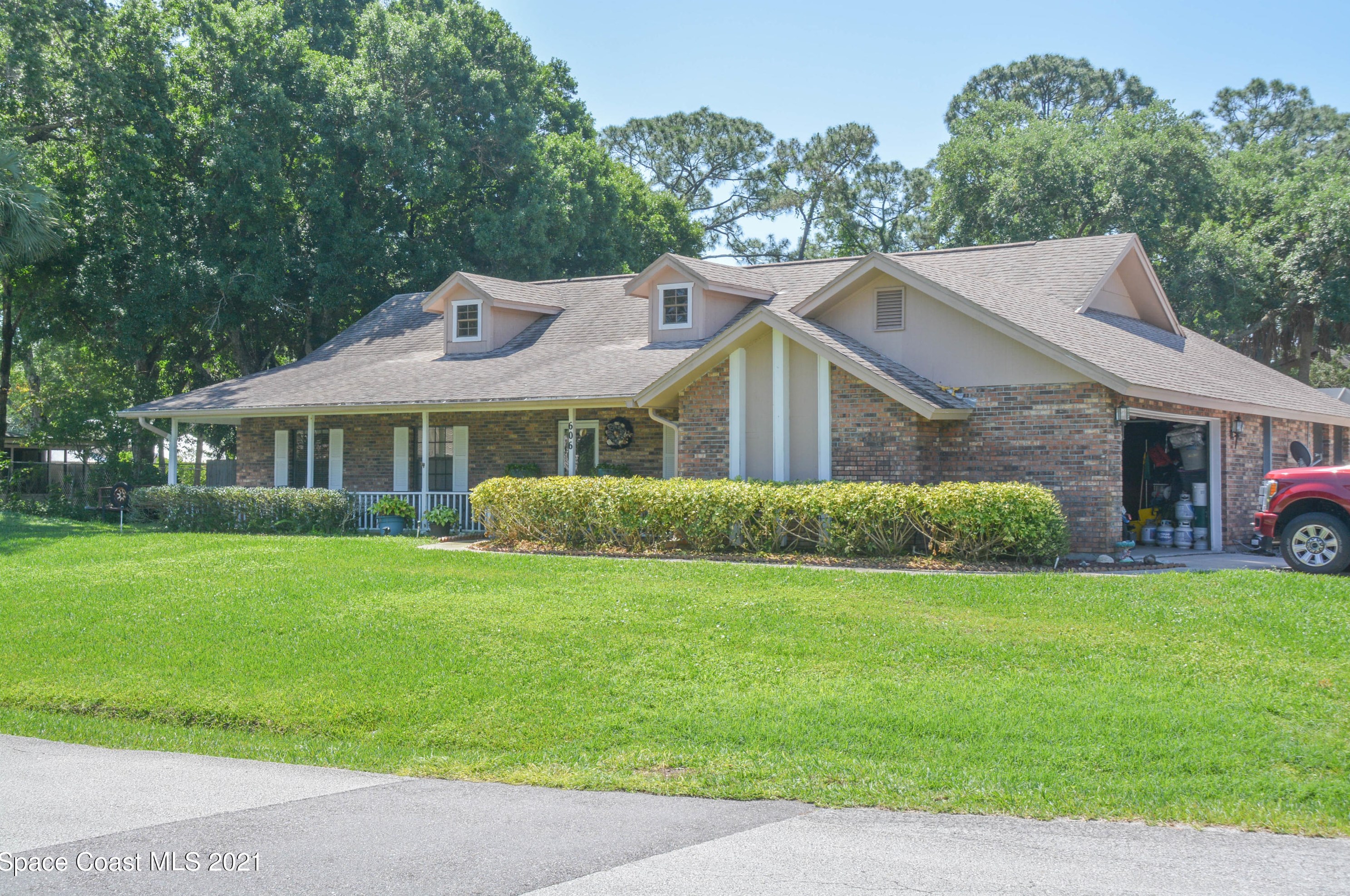 606 Narragansett St, Melbourne, FL 32907-1421