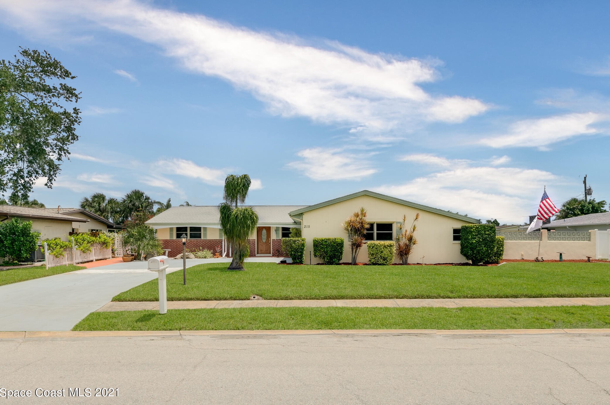 215 Avocado St, Melbourne, FL 32937-3001