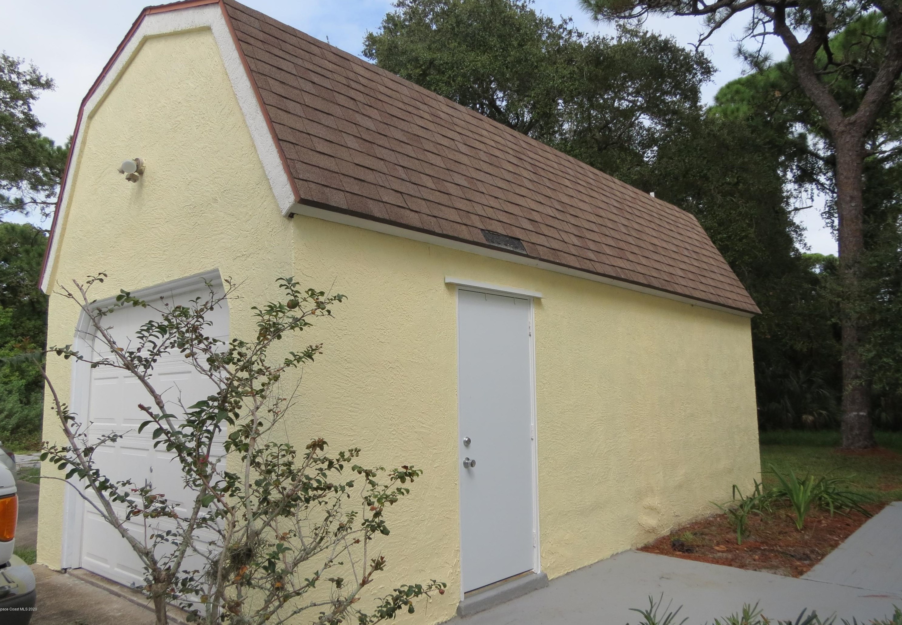 1760 Newfound Harbor Dr, Merritt Island, FL 32952