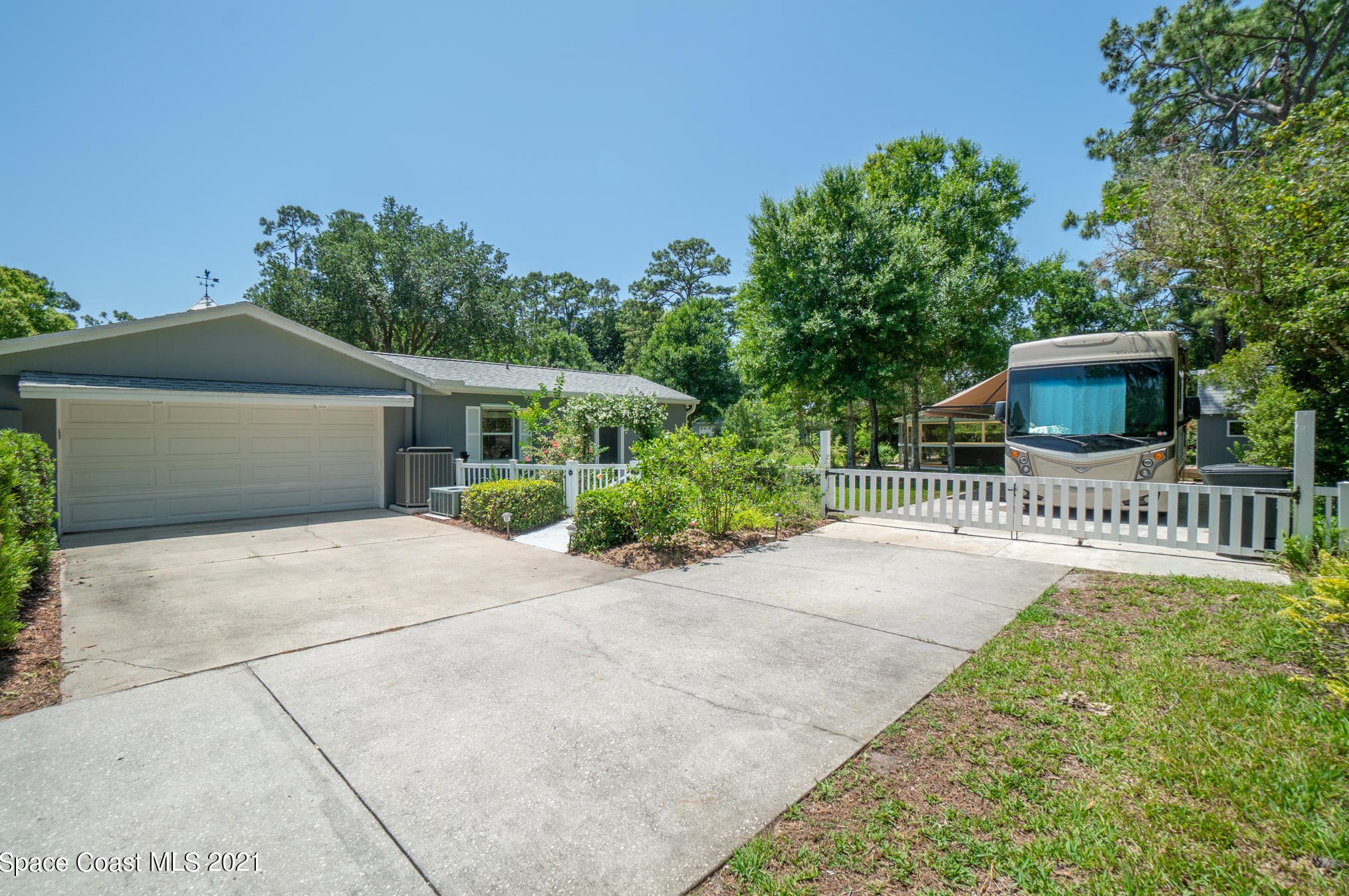 1180 Ashlyn Dr, Melbourne, FL 32904-1940