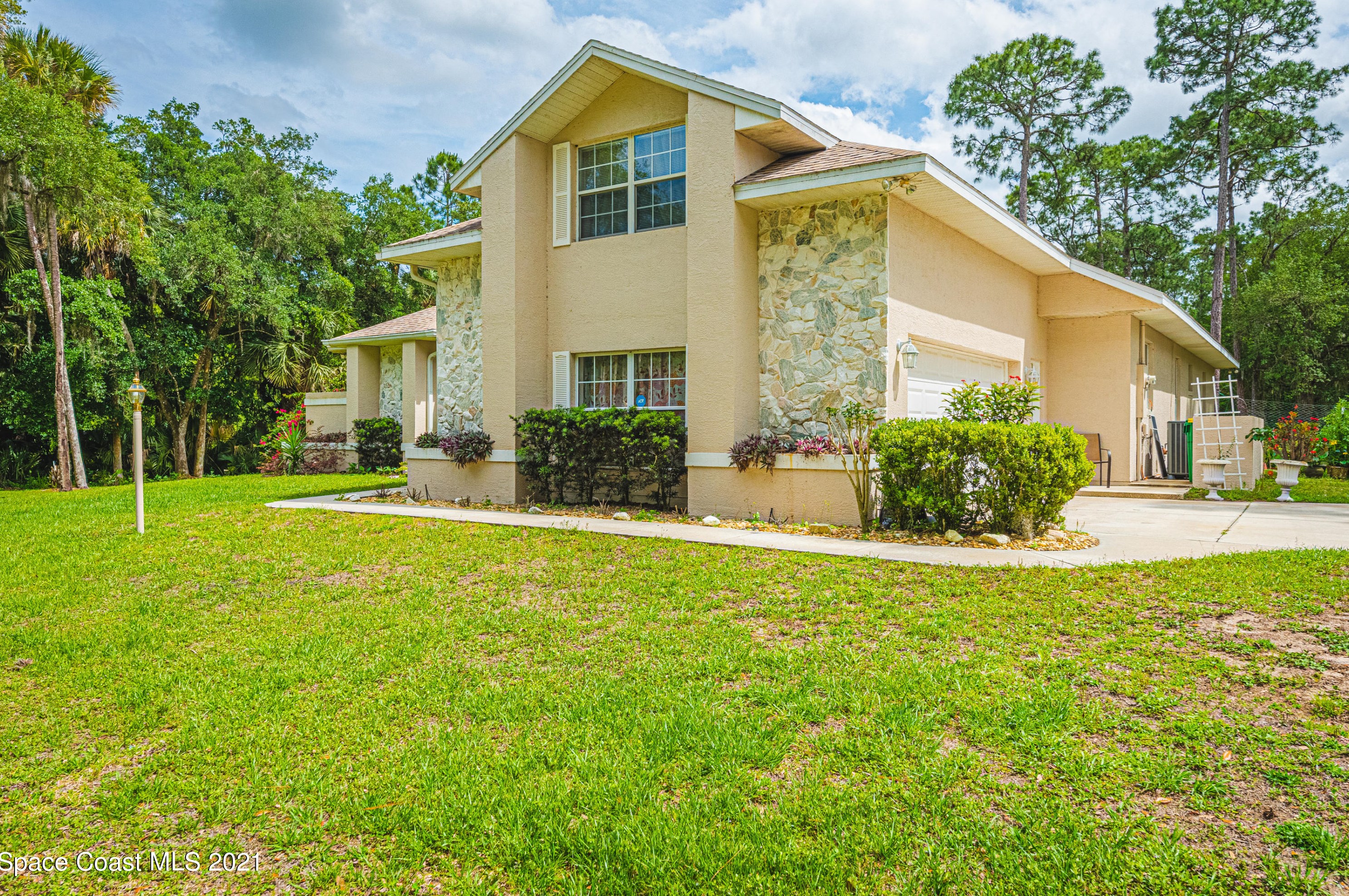 5635 Canvasback Dr, Mims, FL 32754