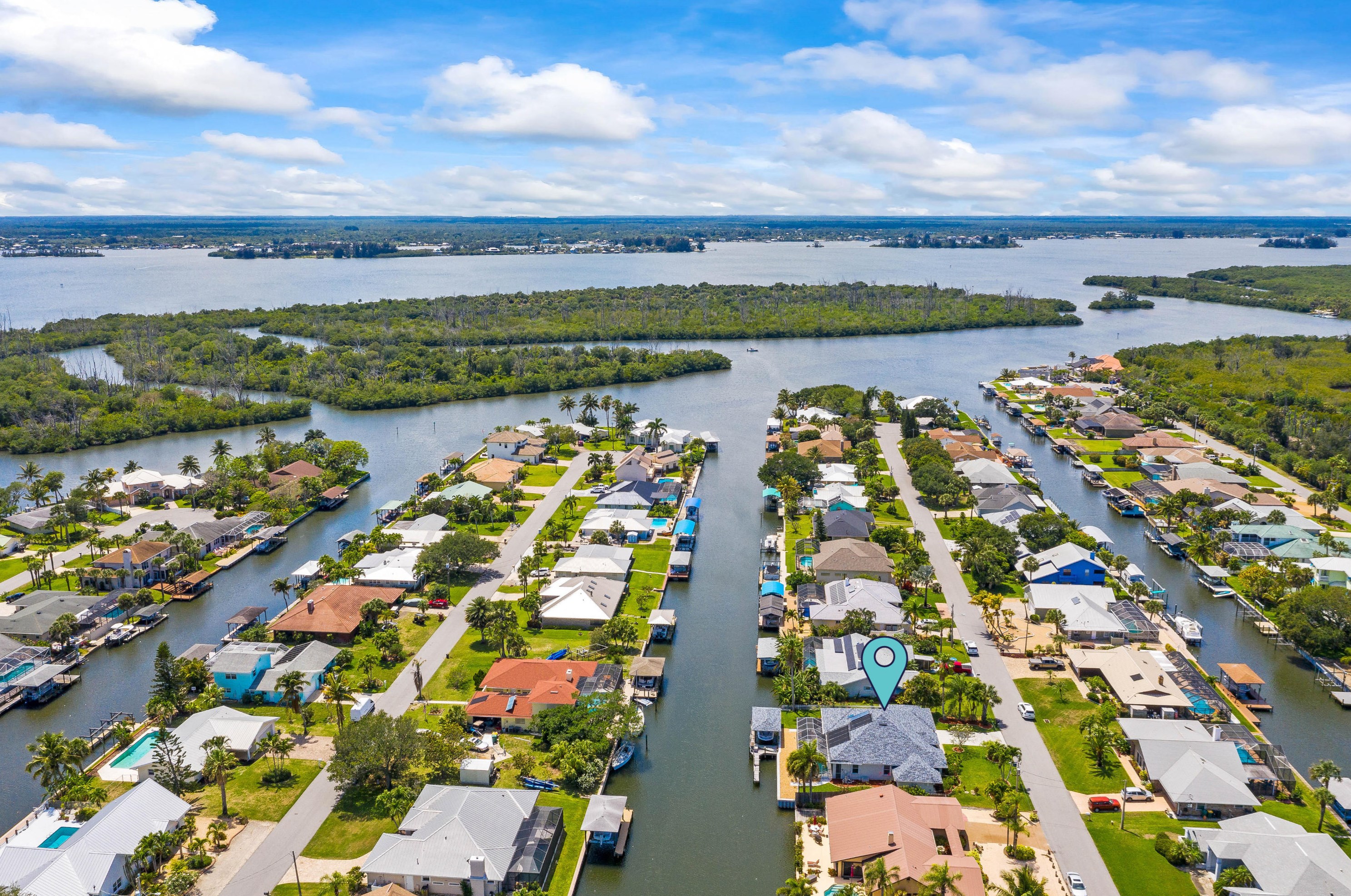 379 Arrowhead Ln, Melbourne, FL 32951-3533