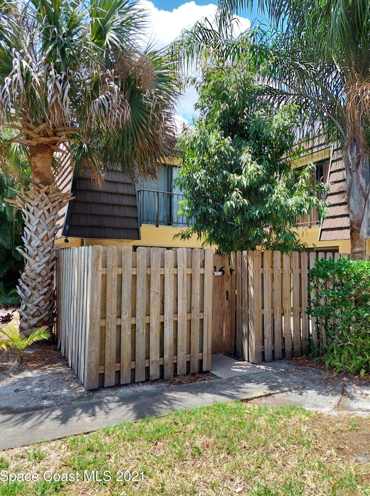 1016 Vista Oaks Cir, Melbourne, FL 32905-3101