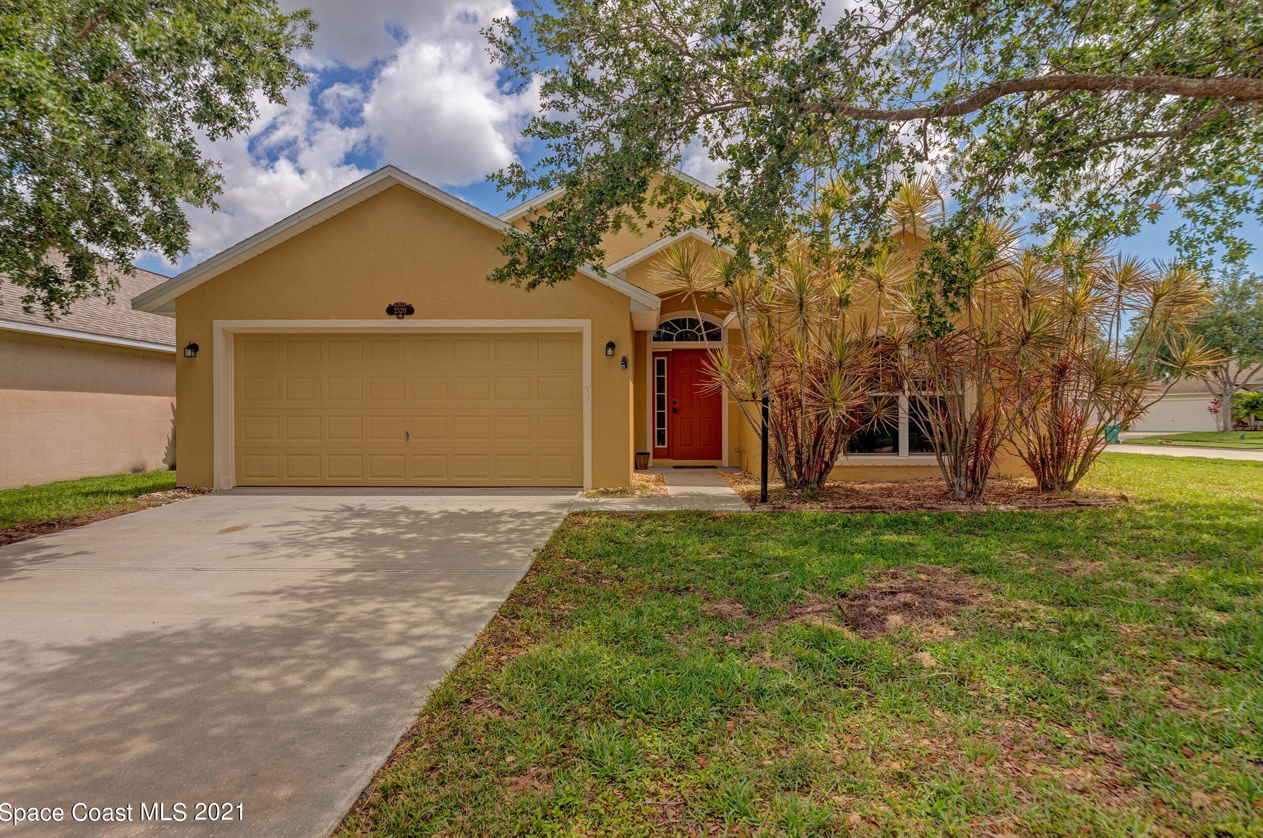 2320 Stratford Pointe Dr, Melbourne, FL 32904-8053