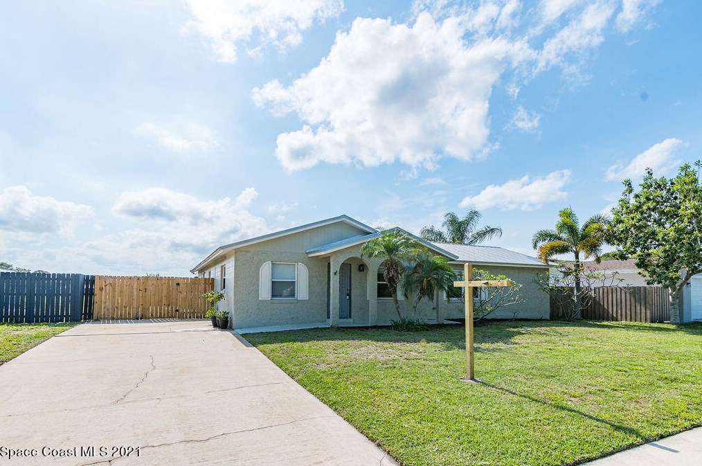 1265 Marshall Ct, Merritt Island, FL 32953-4433