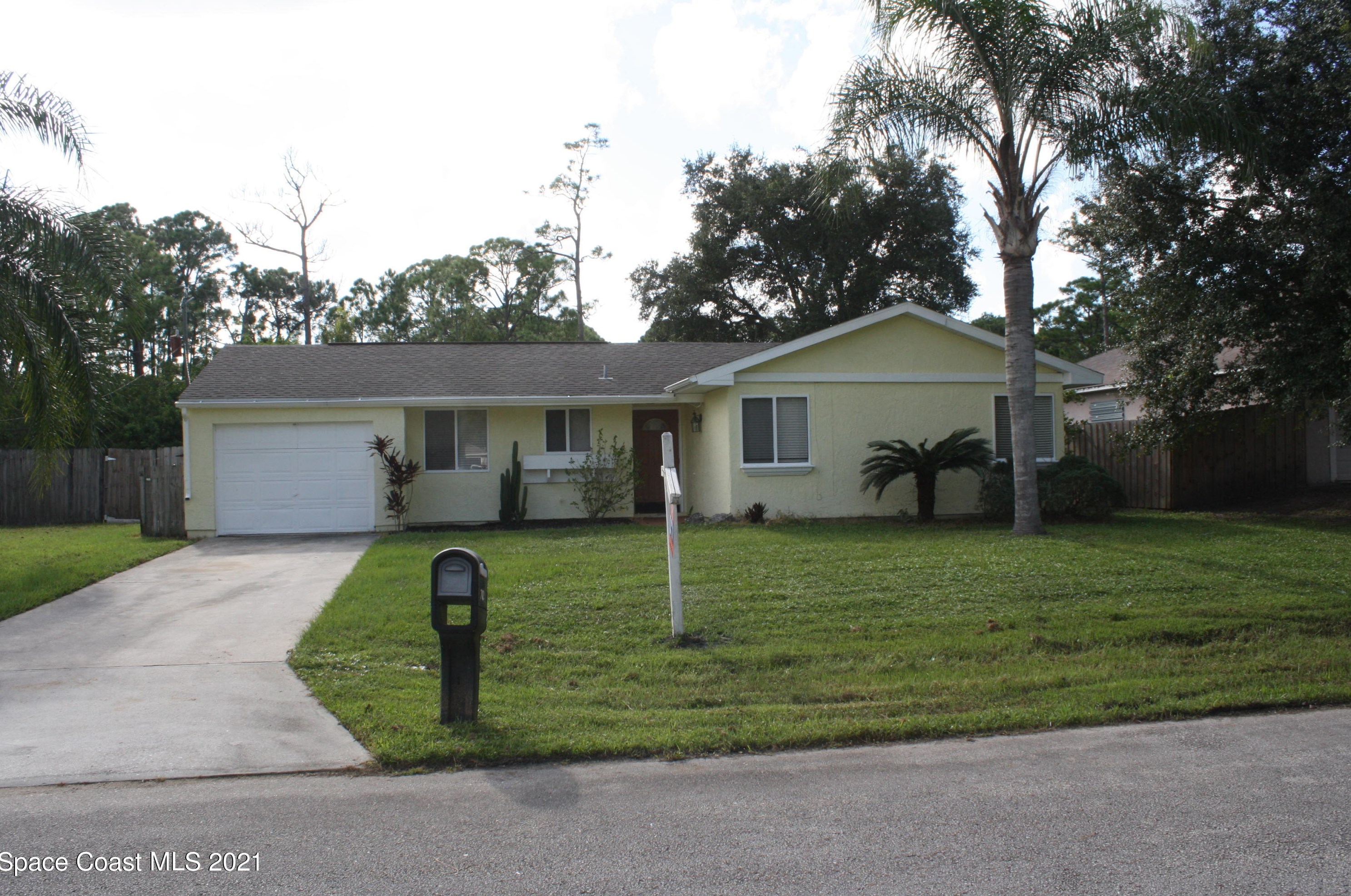 702 Cecelia Ave, Melbourne, FL 32909-4466