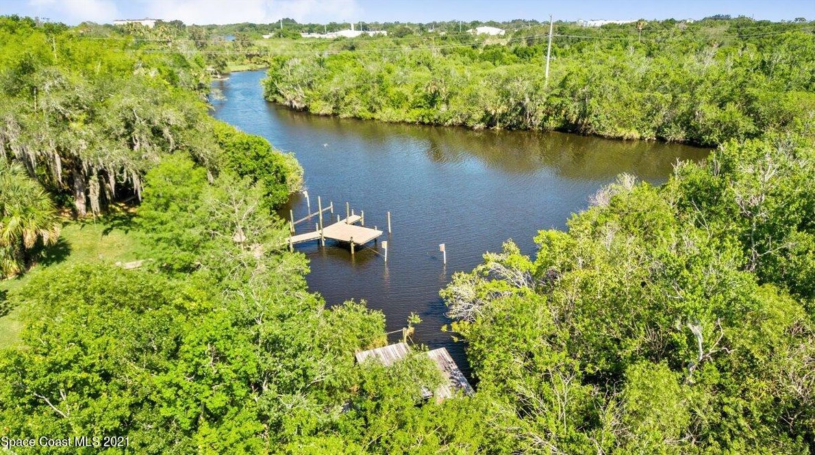 305 Melbourne Ave, Melbourne, FL 32903-4315