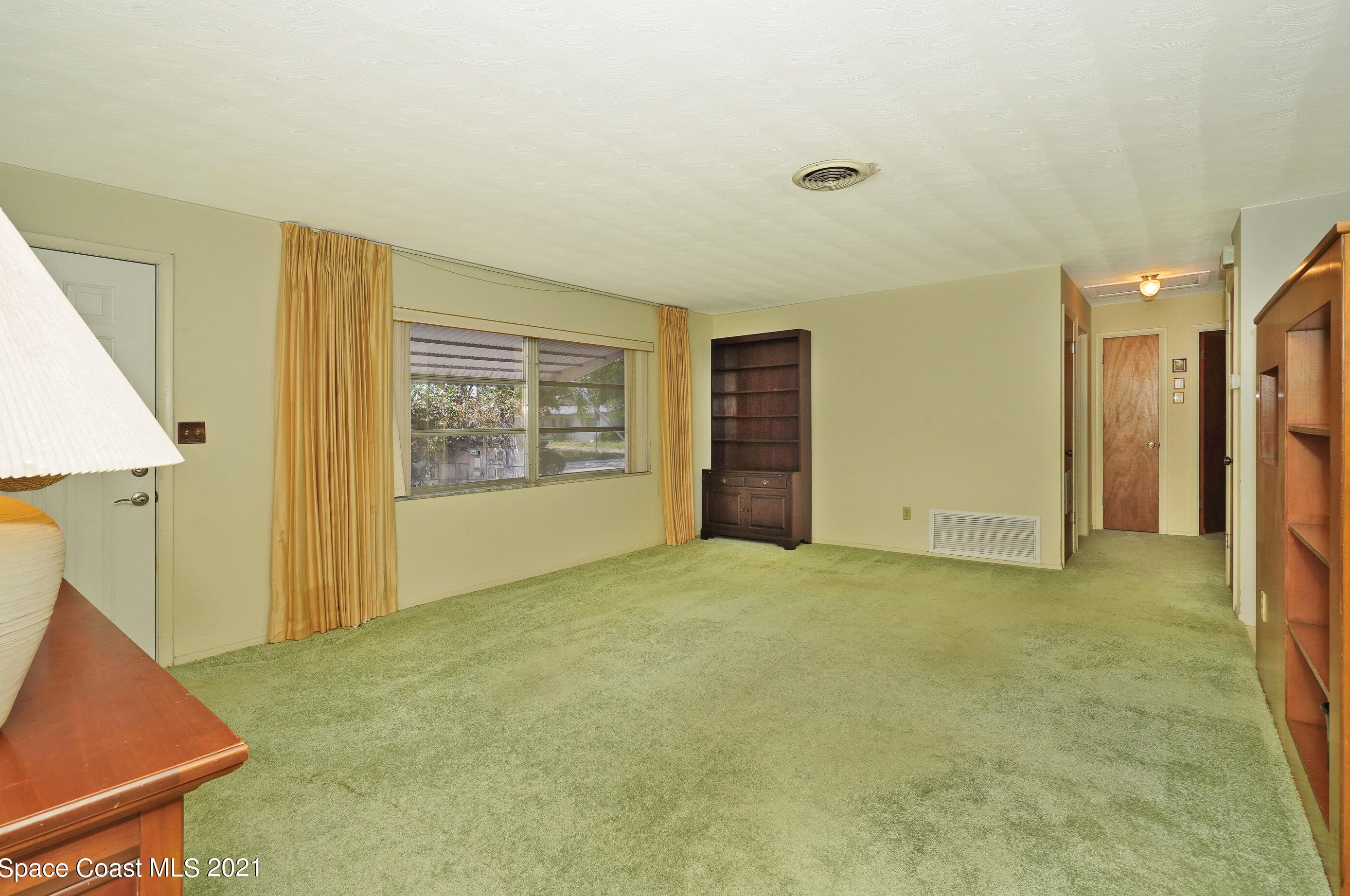 240 Antigua Dr, Merritt Island, FL 32952-3641