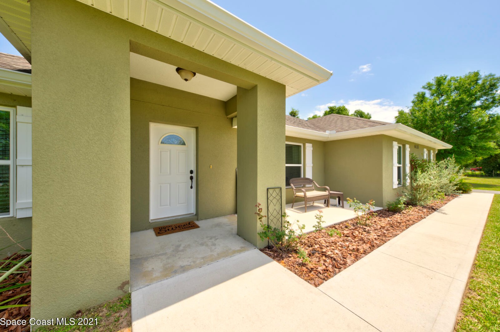 6135 Dixie Way, Mims, FL 32754