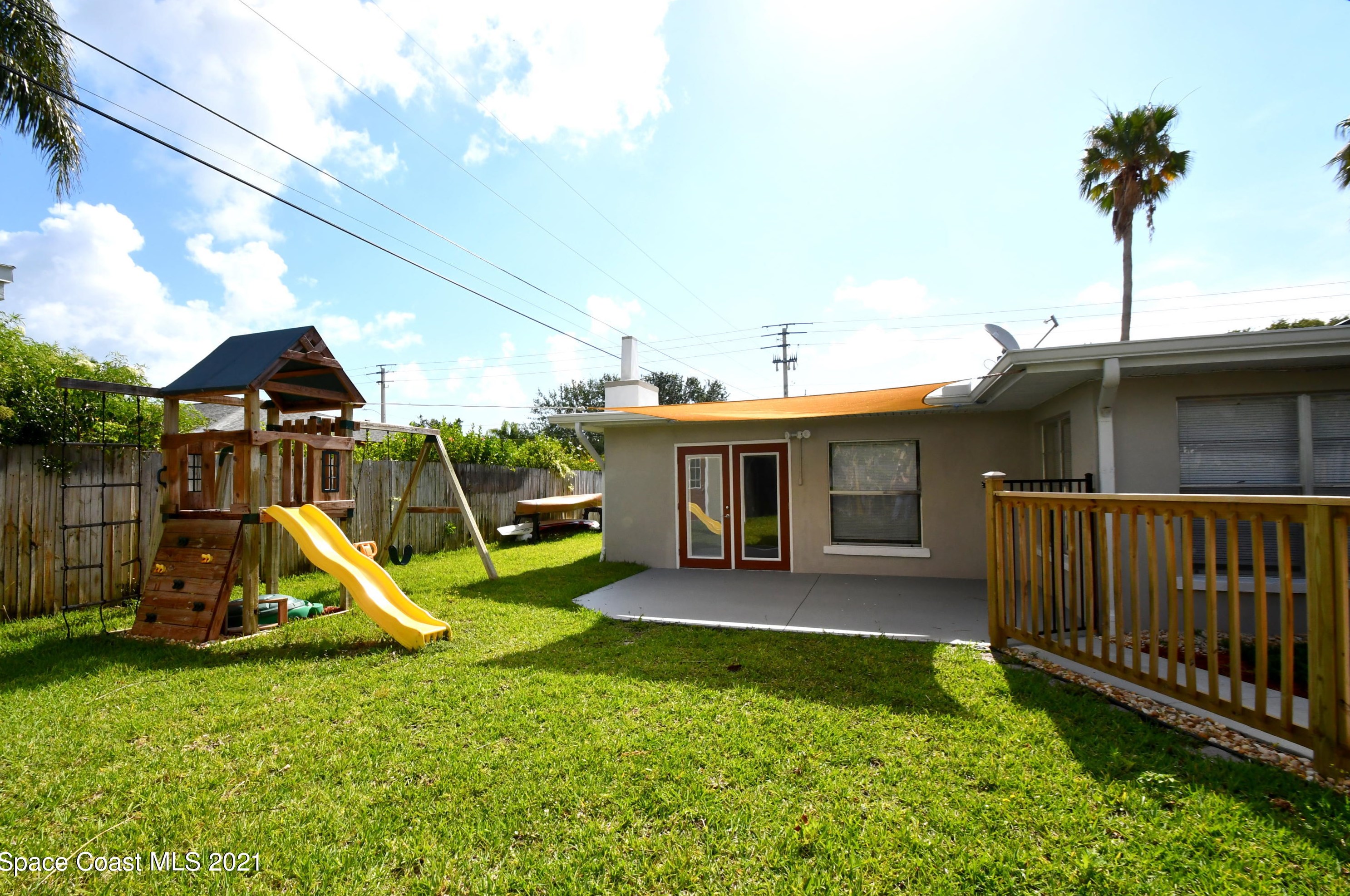 400 Wilson Ave, Melbourne FL  32937-2938 exterior