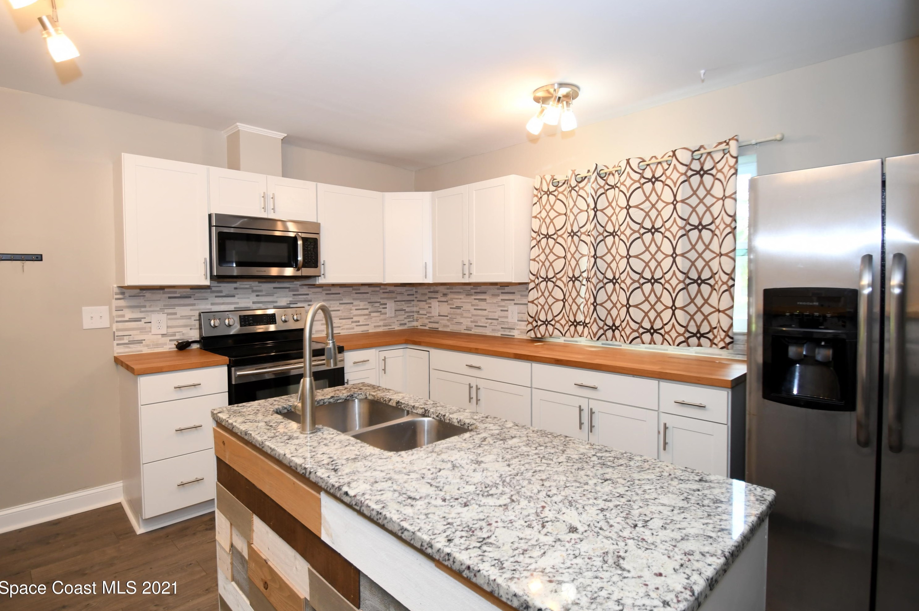 400 Wilson Ave, Melbourne FL  32937-2938 exterior