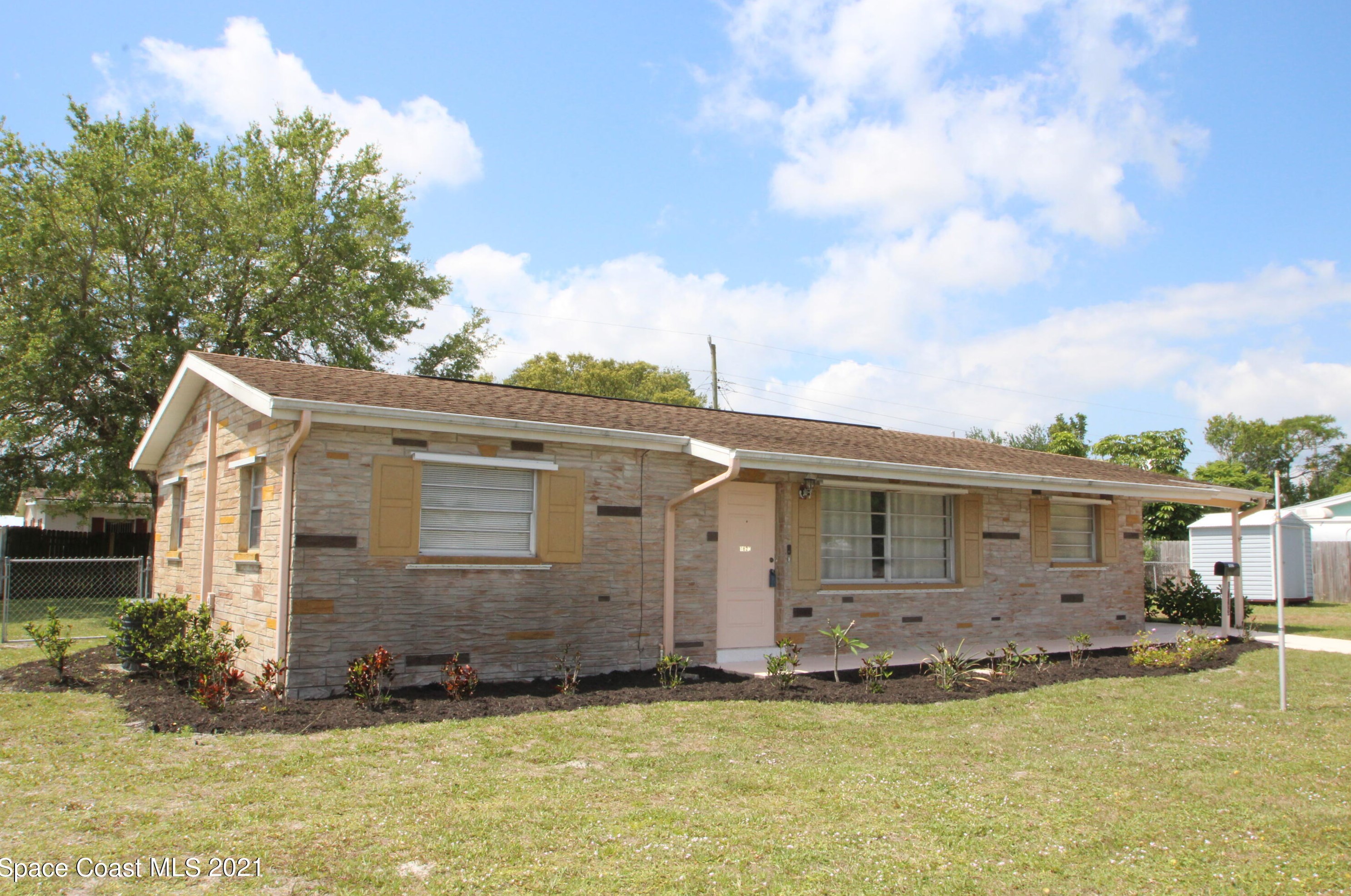 1823 Cadillac Cir, Melbourne, FL 32935-4915