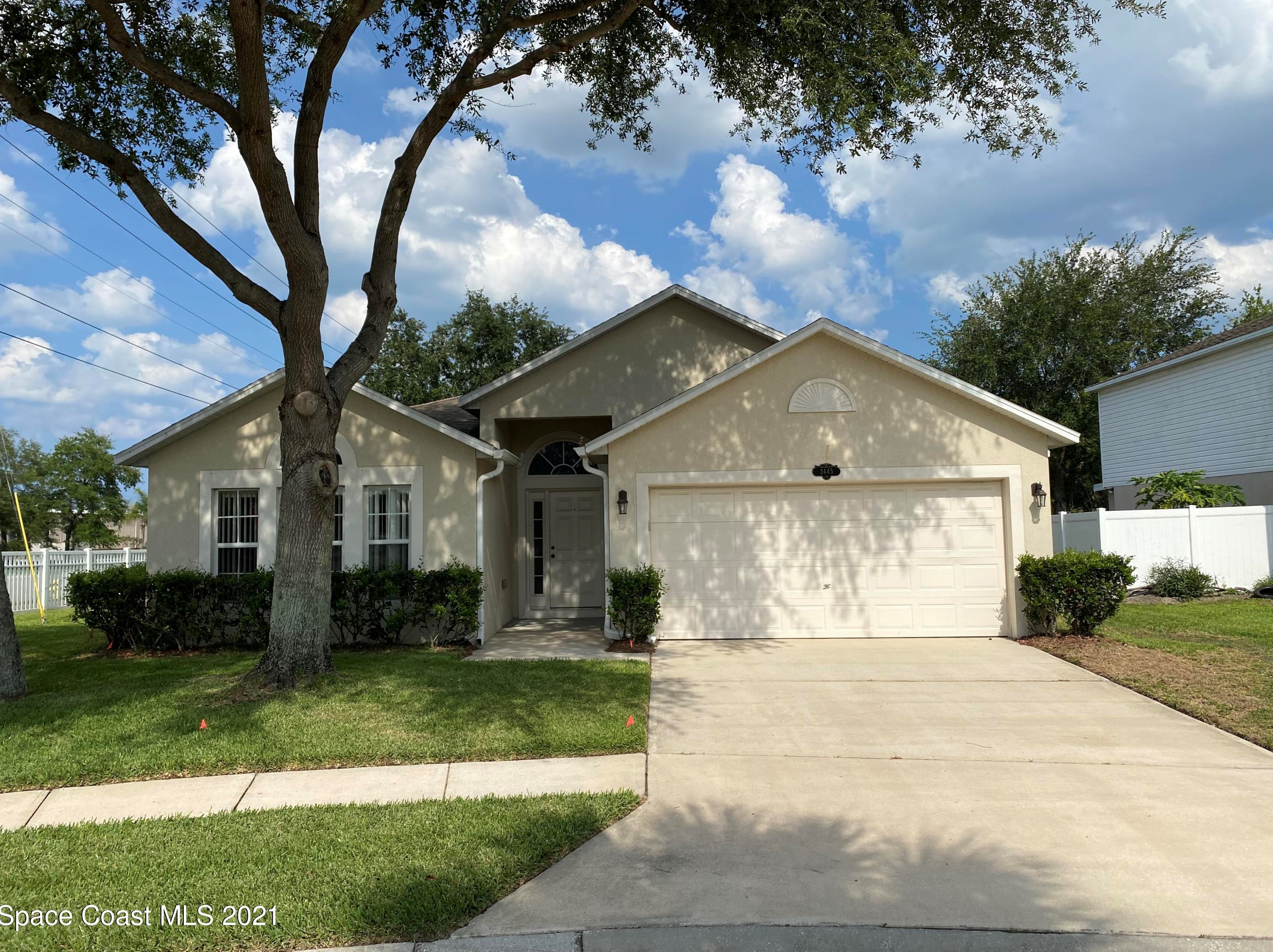 2445 Canopy Dr, Melbourne, FL 32935-3824