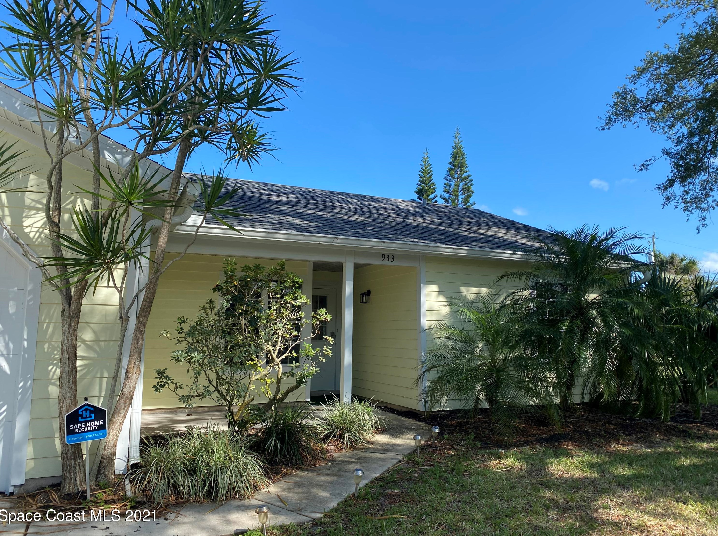 933 Cadillac Dr Ne, Melbourne, FL 32905