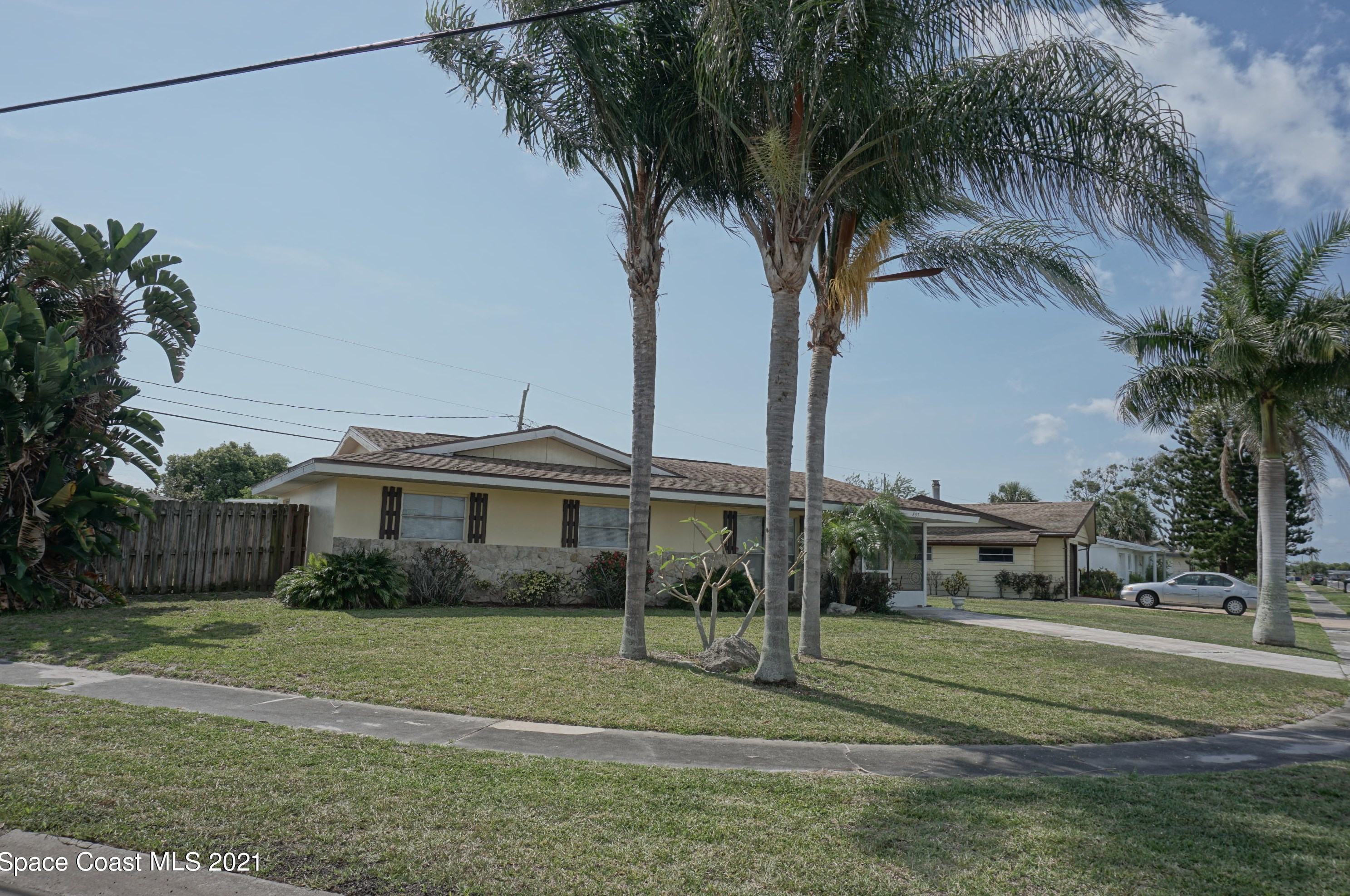 897 Cadez St, Melbourne, FL 32905-5833