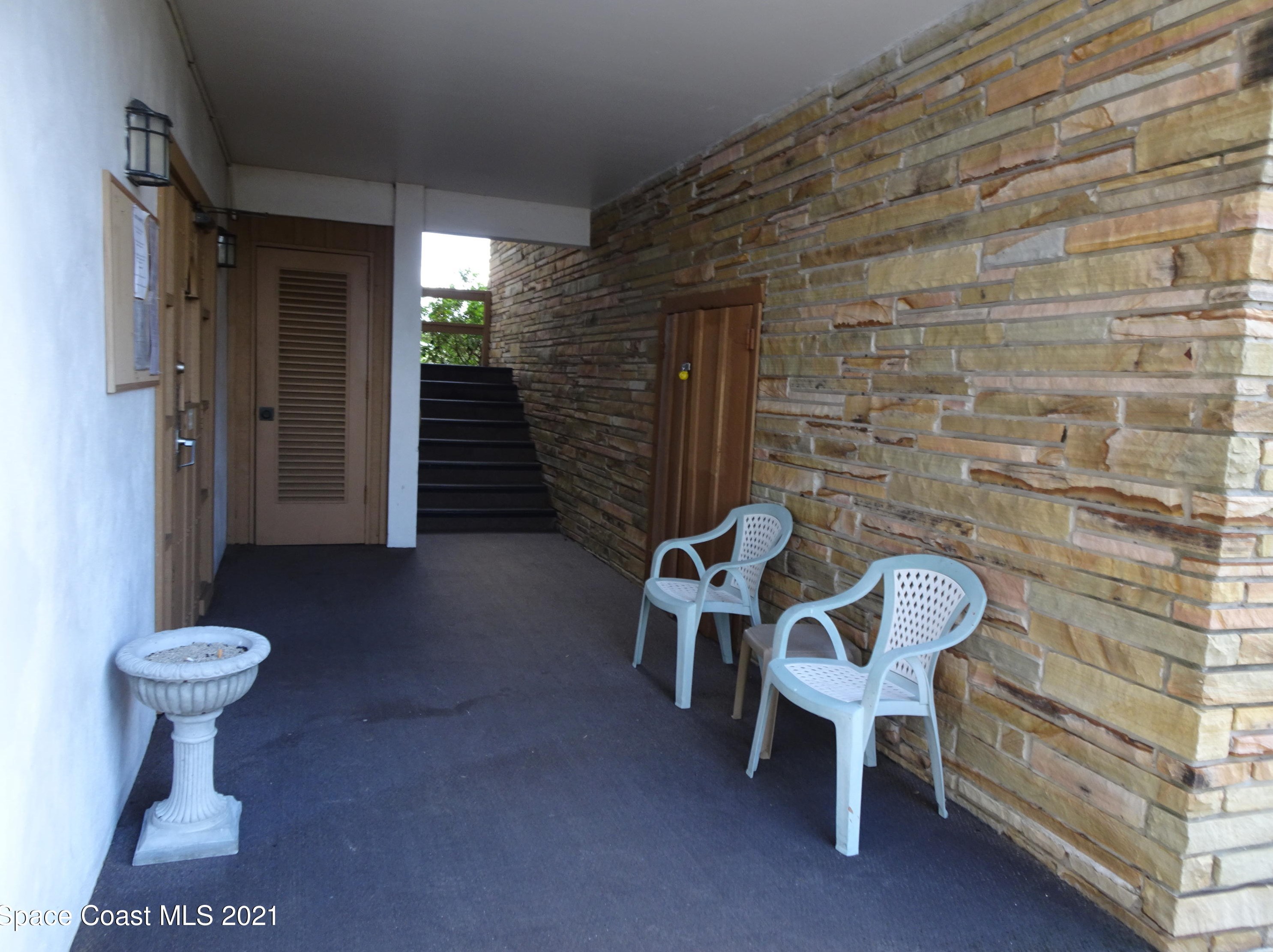 2180 Country Club Dr #205, Titusville, FL 32780