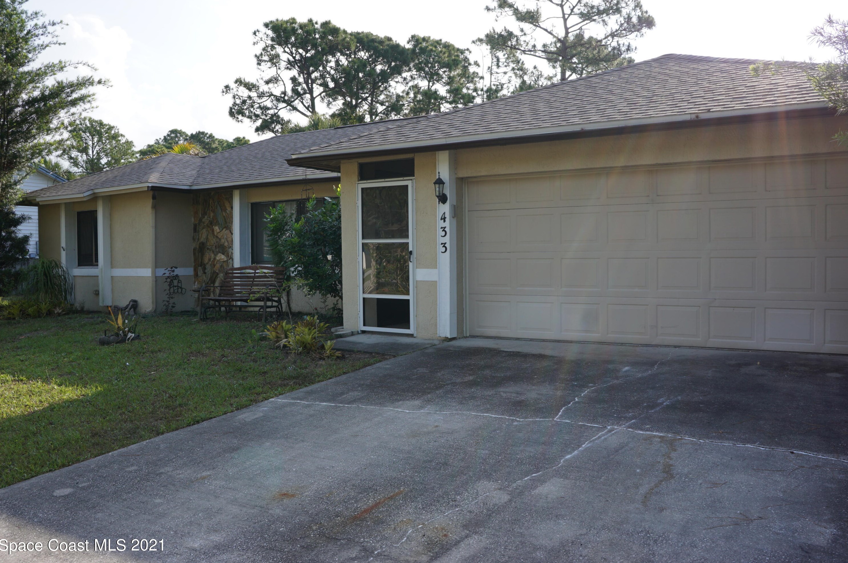 433 Saragassa Ave, Melbourne, FL 32908-3512
