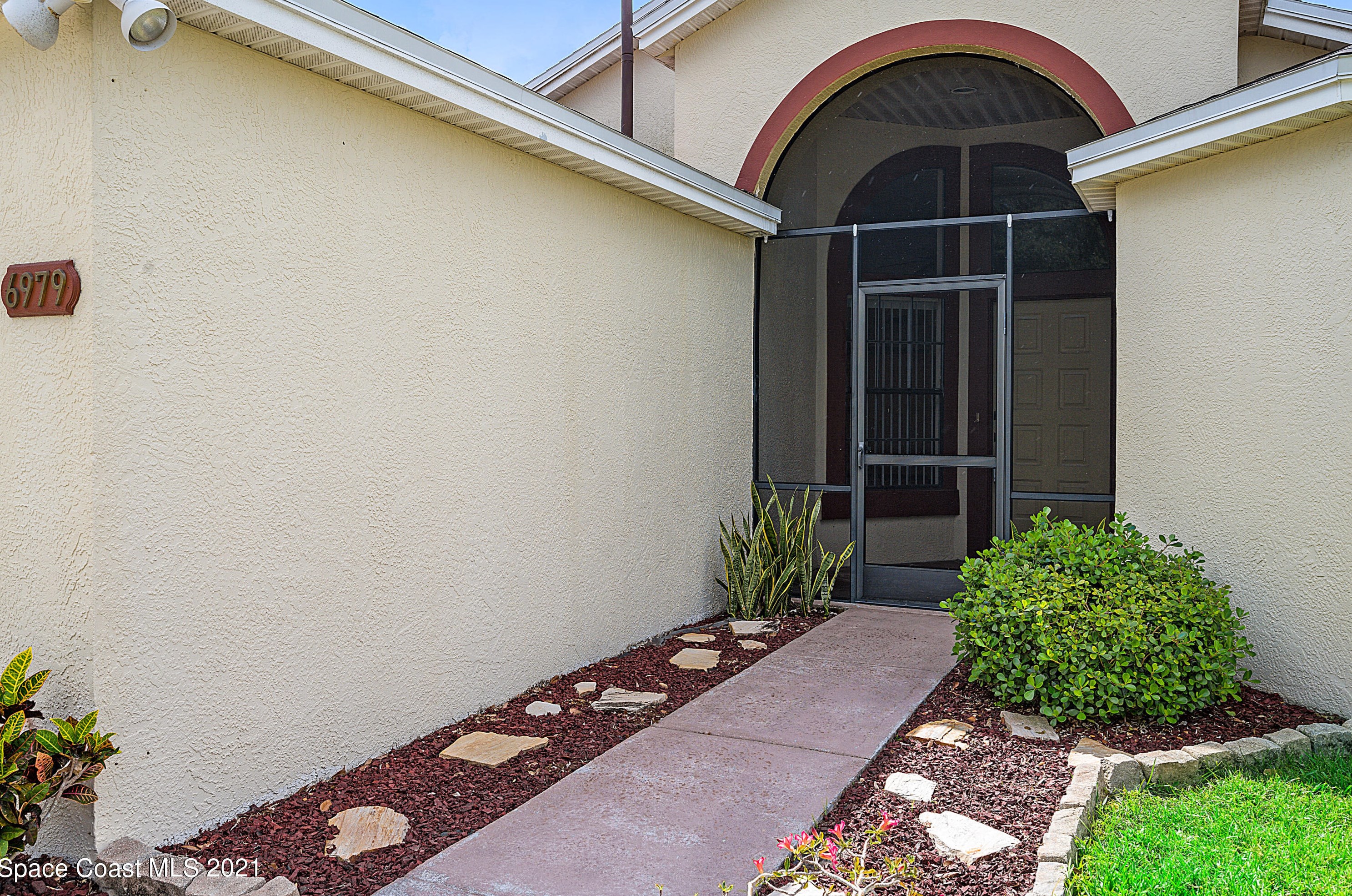 6979 Hammock Trace Dr, Melbourne, FL 32940-7972