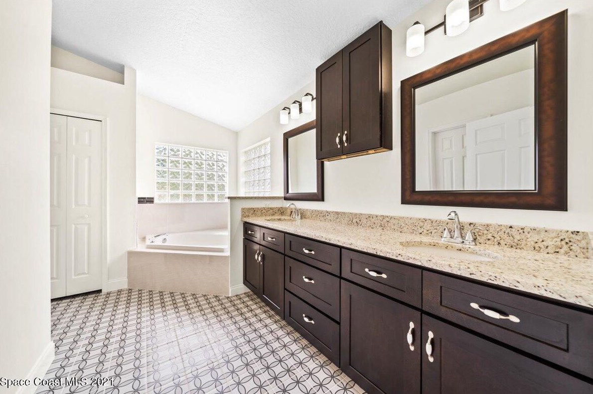 639 Heather Stone Dr, Merritt Island FL  32953-4341 exterior