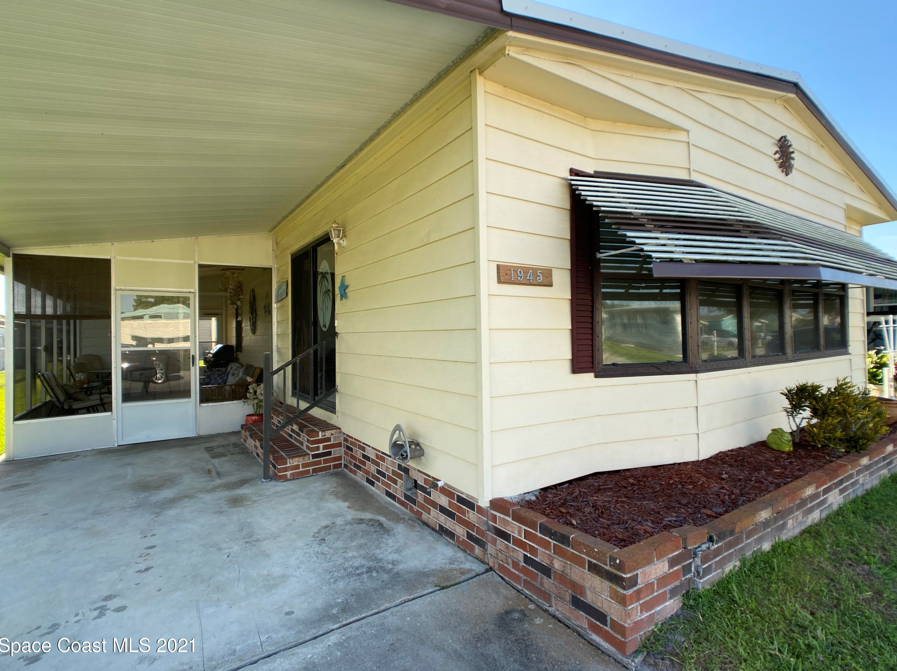 1945 Coco Plum St, Melbourne, FL 32905-3325