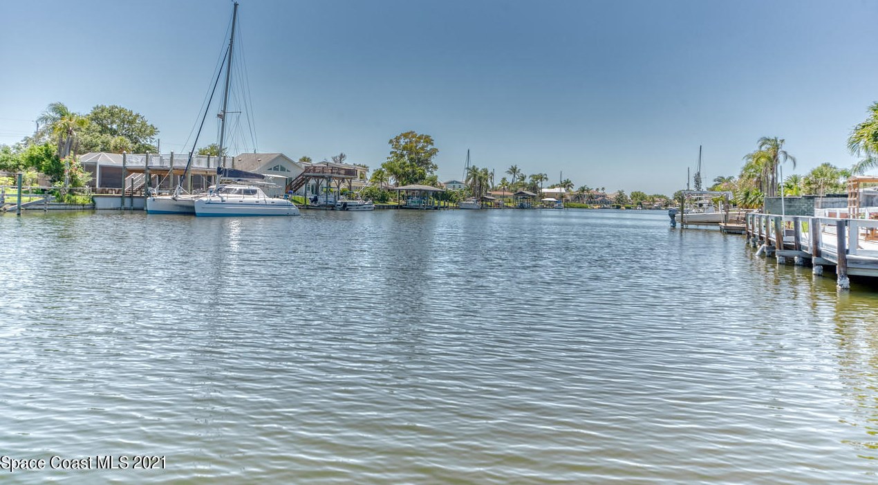426 Neptune Dr, Melbourne, FL 32907-1507