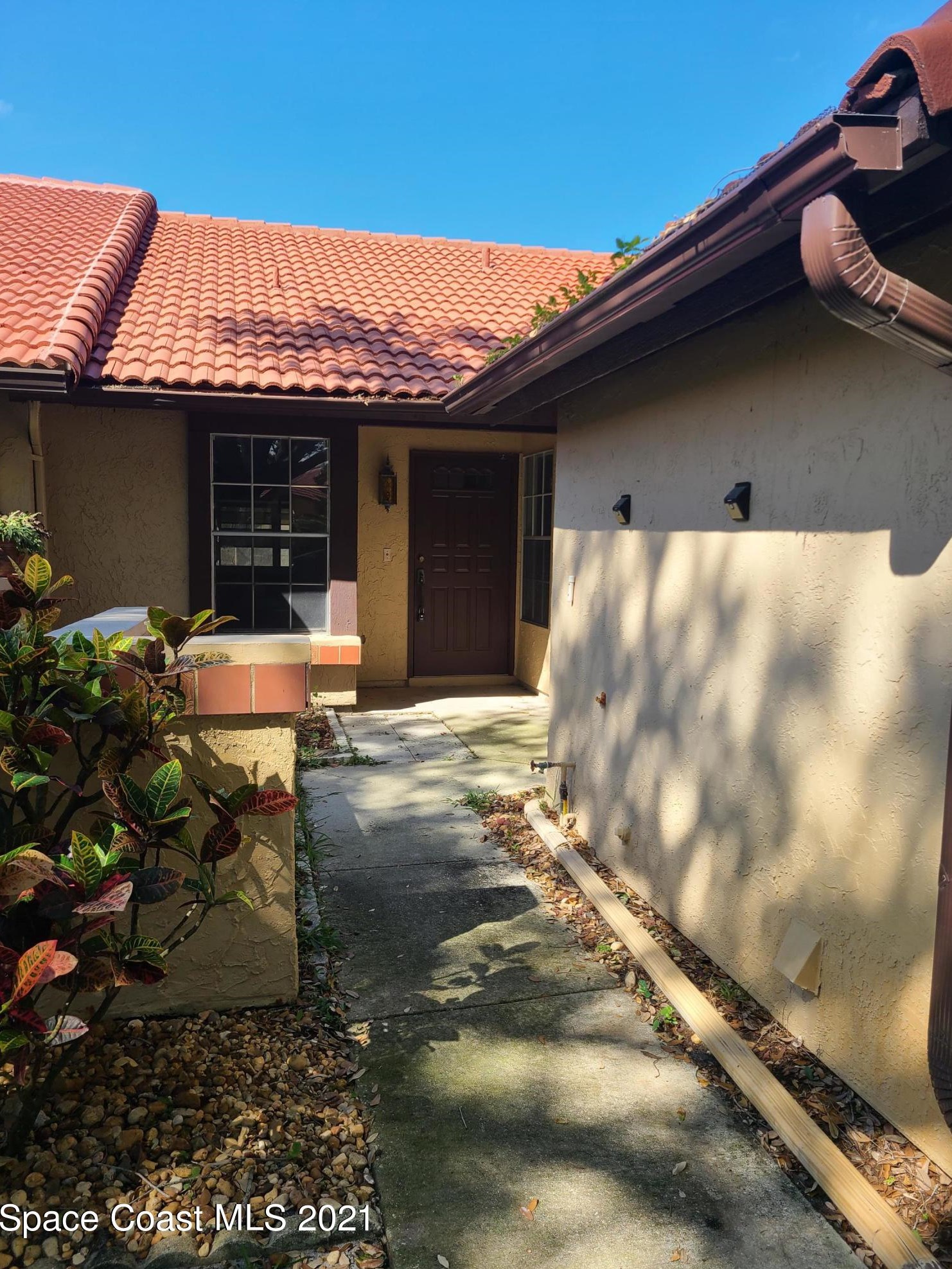 895 Brae Ct, Melbourne, FL 32905-4531