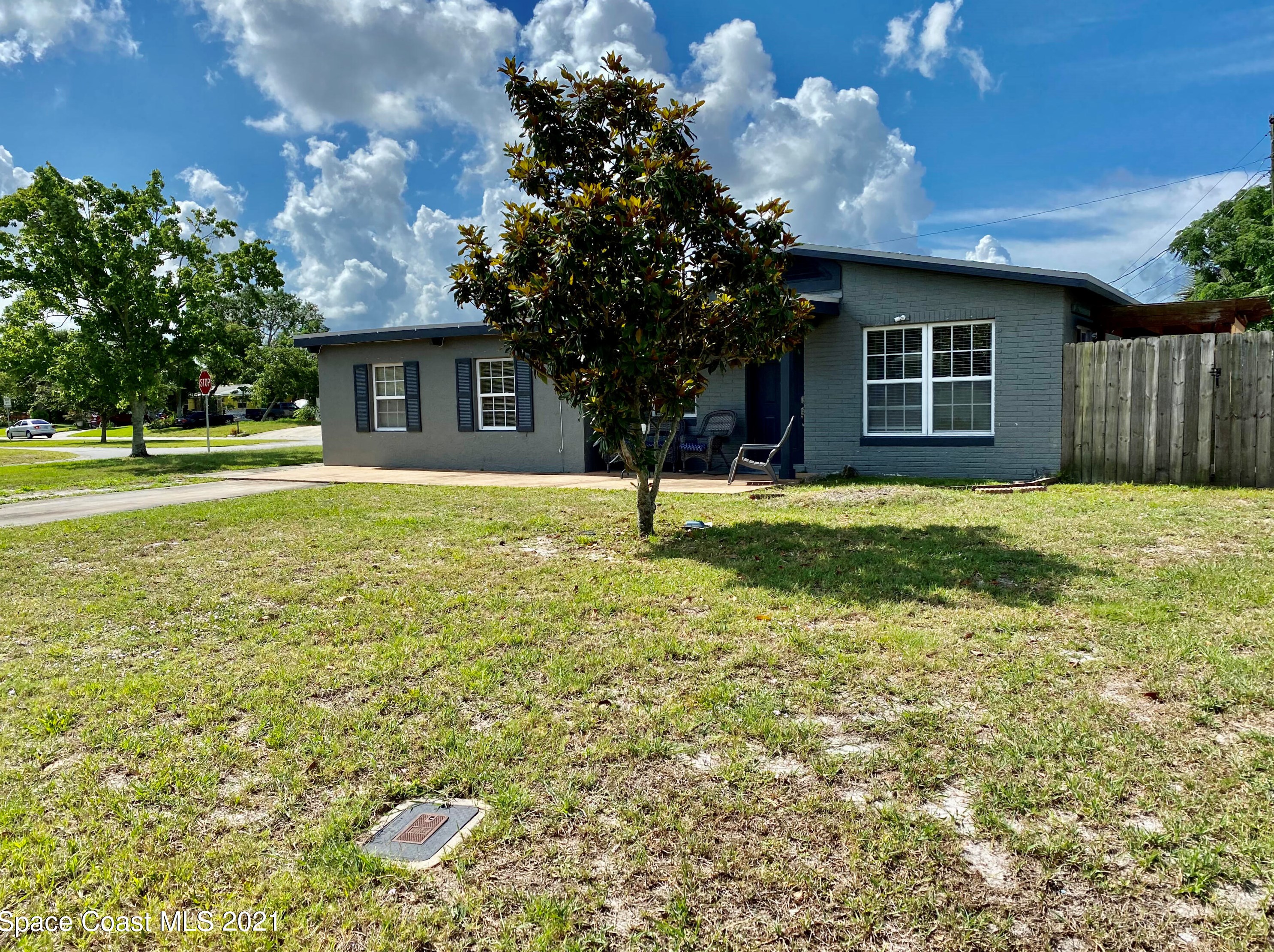 2127 Smathers Cir, Melbourne, FL 32935-3141
