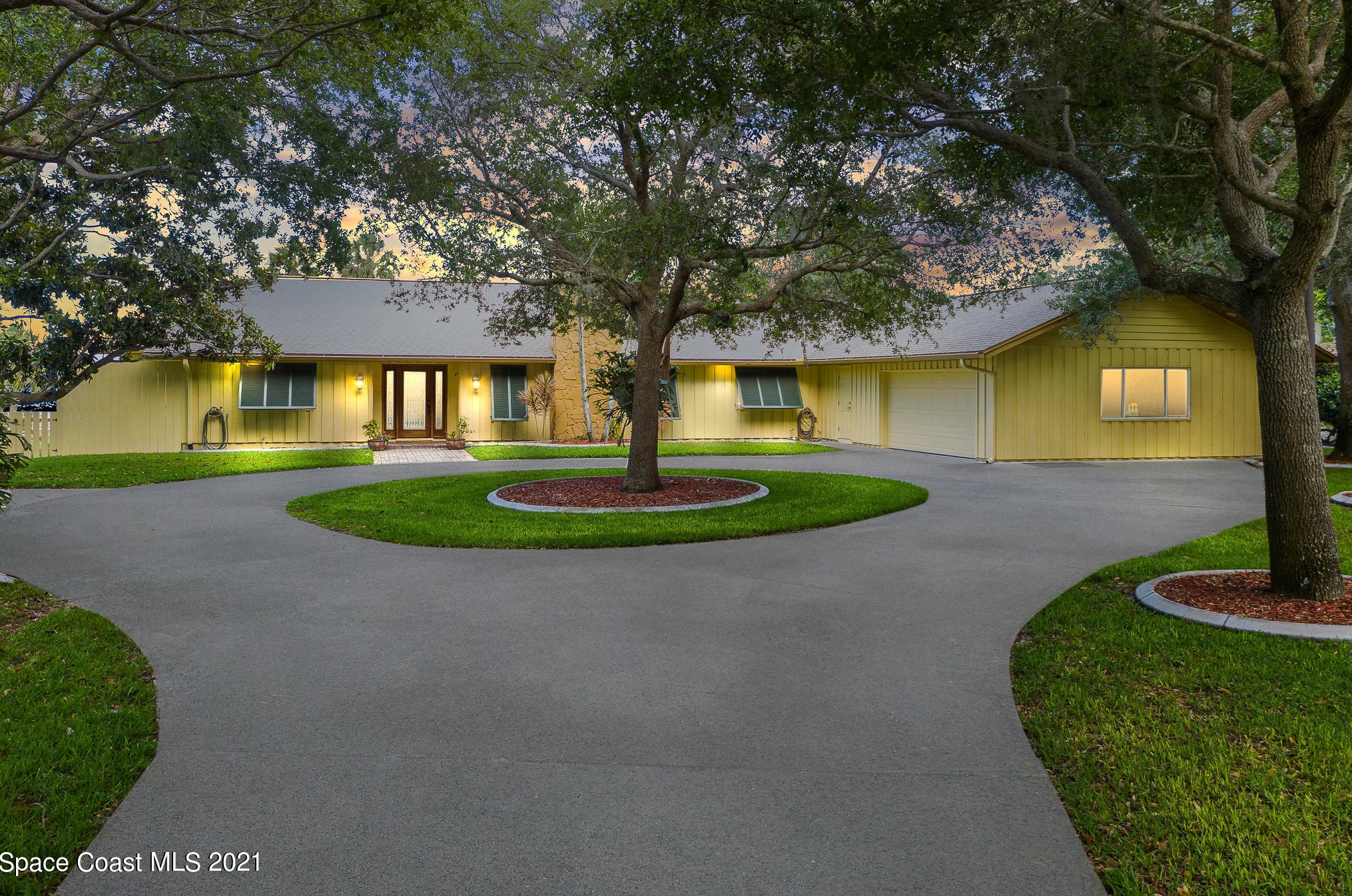 8800 S Tropical Trail, Merritt Island, FL 32952